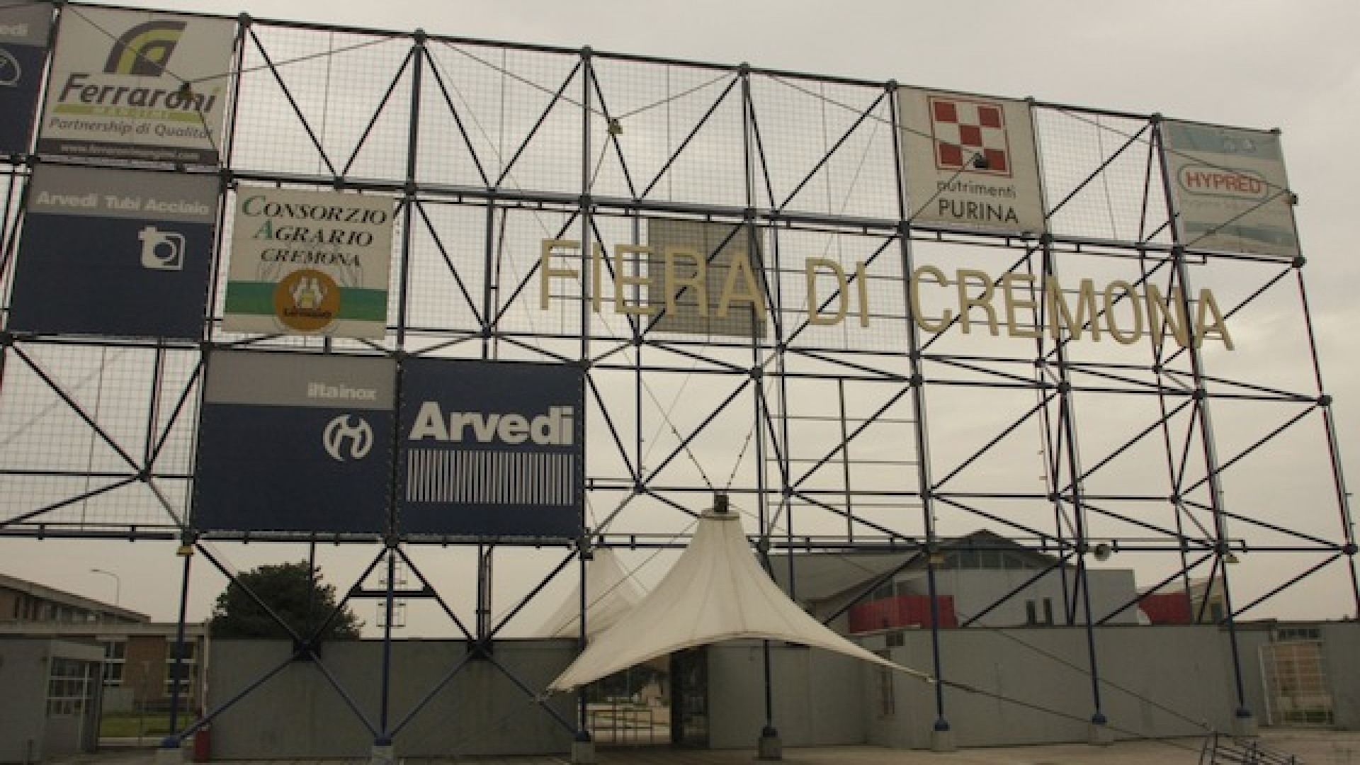 Immagine di Nodi ed aste d’acciaio
