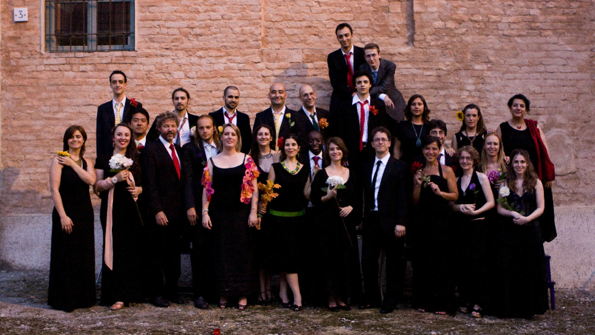 Immagine di Il Coro Costanzo Porta di Cremona alla "London International a cappella choir competition"