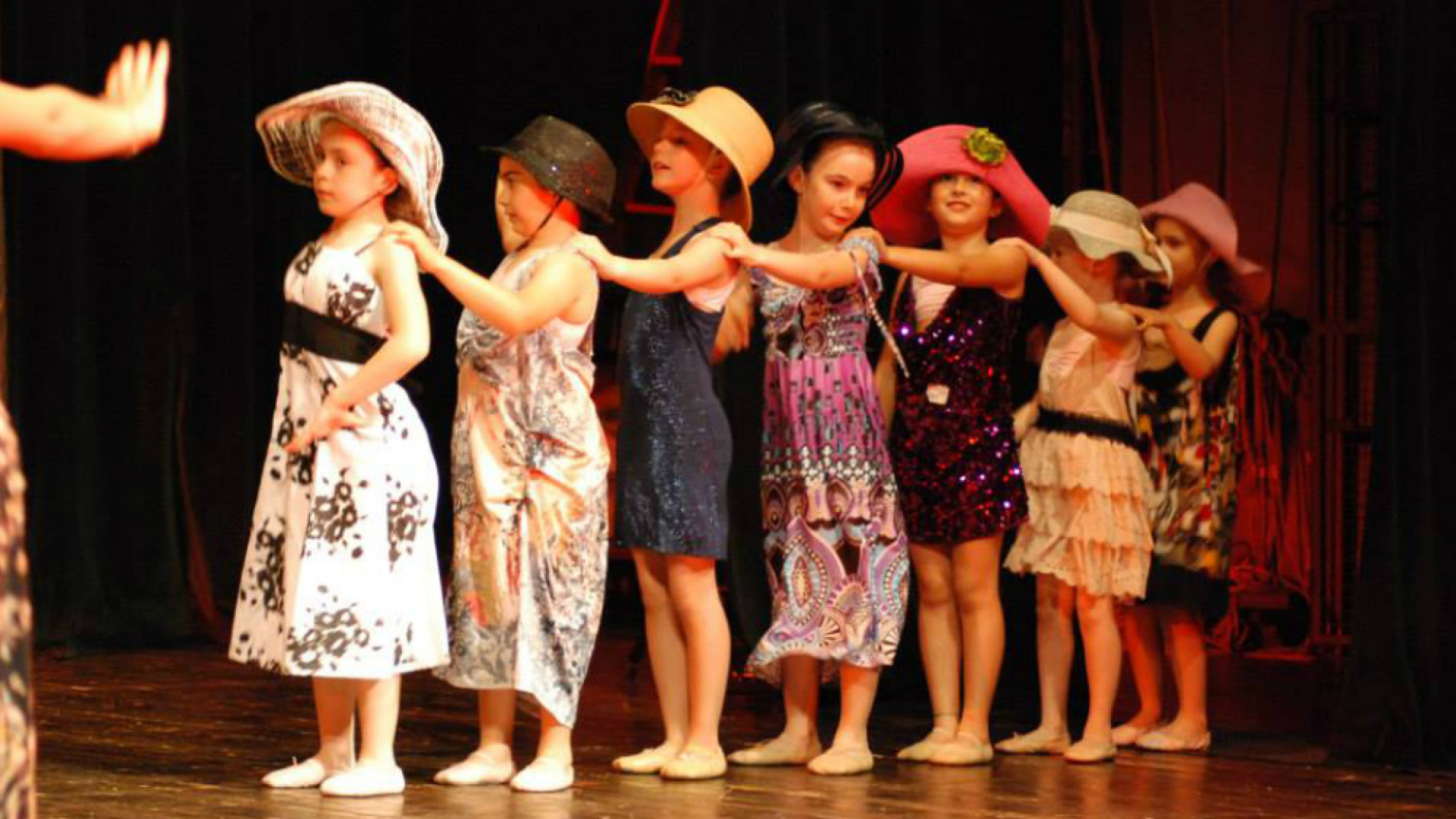 Immagine di Danzando «Giramondo»