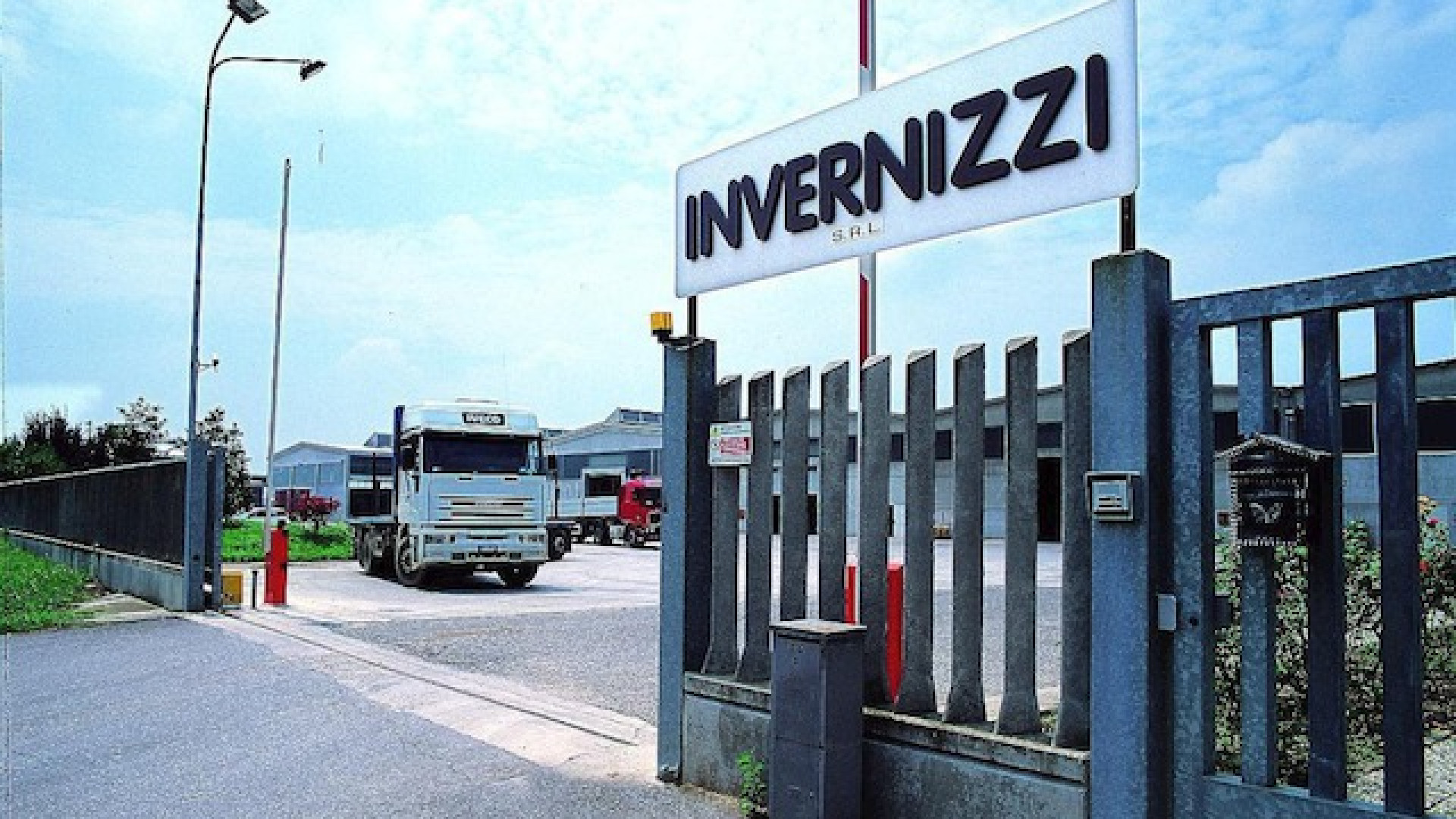 Immagine di Operaio di 45 anni muore schiacciato alla Invernizzi