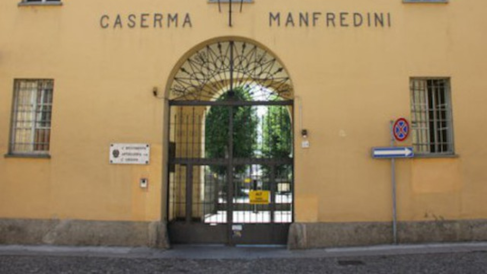 Immagine di Caserma Manfredini si apre uno spiraglio