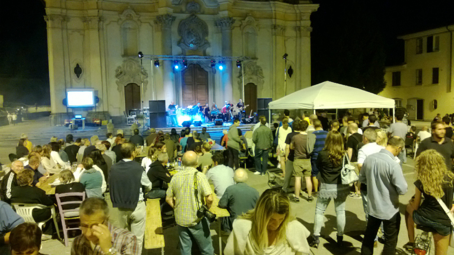Immagine di "Rock for emergency", grande affluenza a Montodine