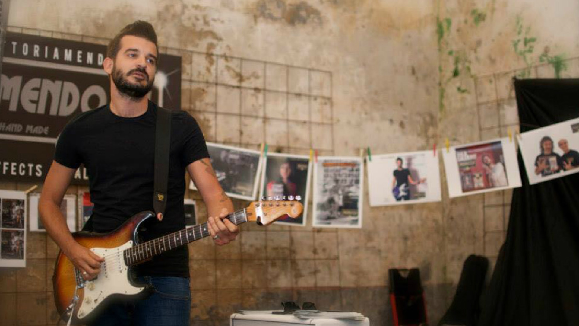 Immagine di Nelle stanze di Mattia, anti-eroe della chitarra, da Il Volo al cd debutto