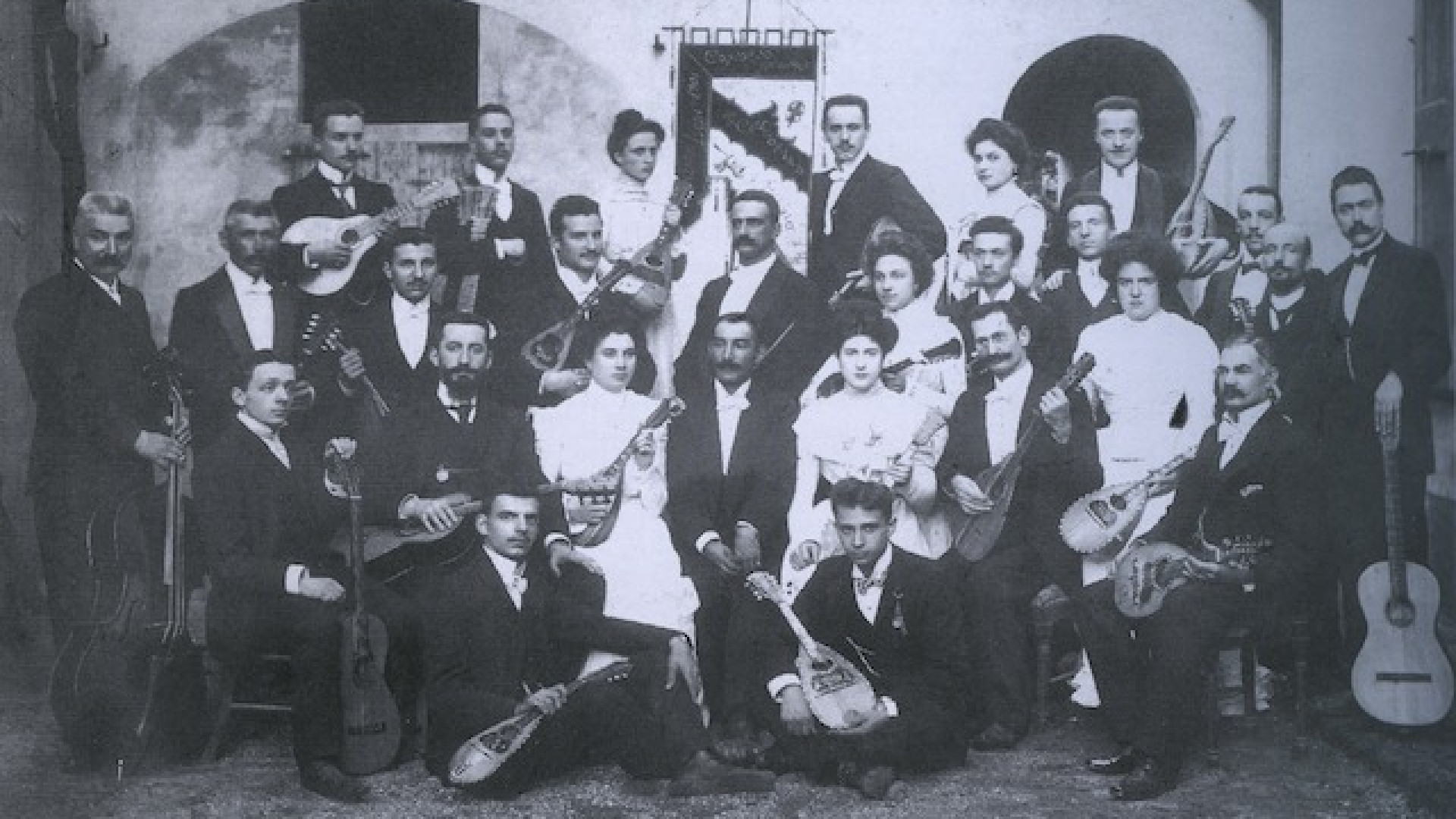 Immagine di Così il mandolino è rosa. E fu scandalo sul palco