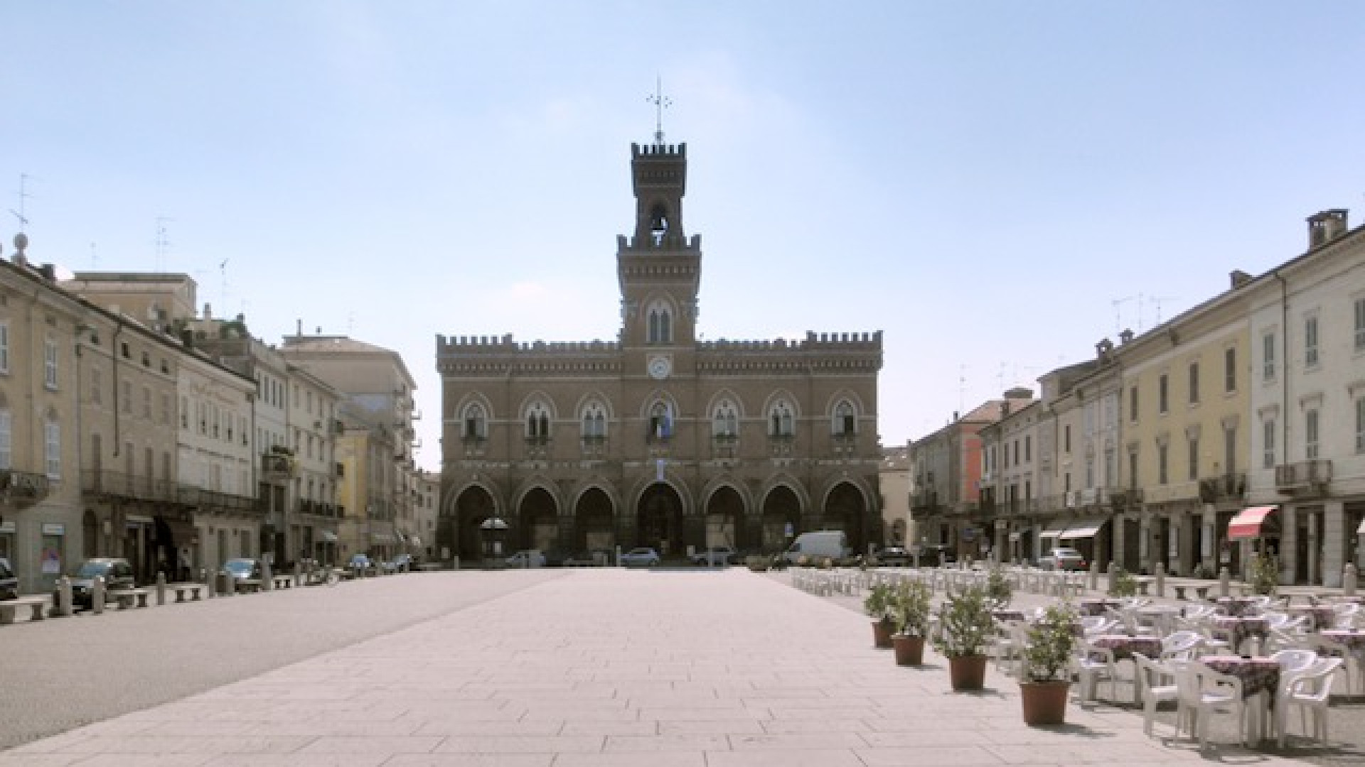 Immagine di Nel centro storico il piatto...piange