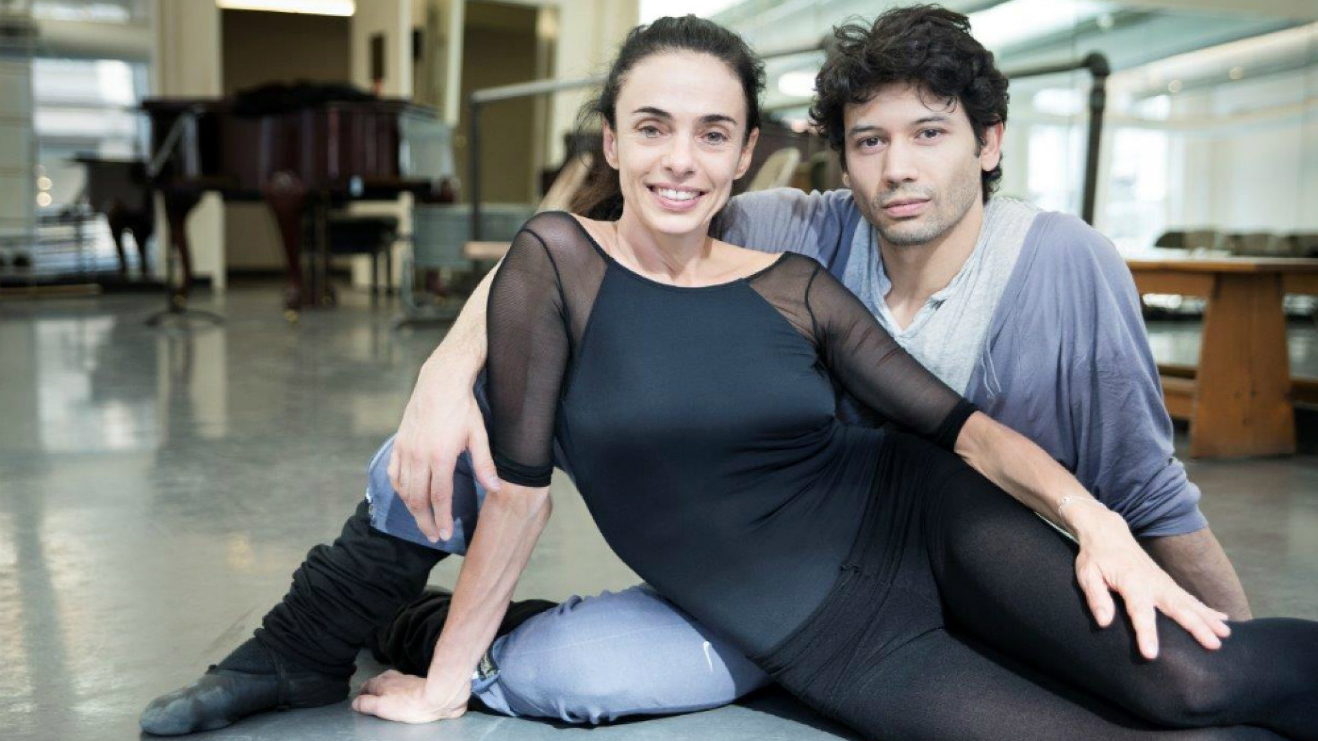 Immagine di Il grande ritorno di Alessandra Ferri al Ponchielli L'étoile con Herman Cornejo in Trio Concert Dance magica fusione tra musica e movimento