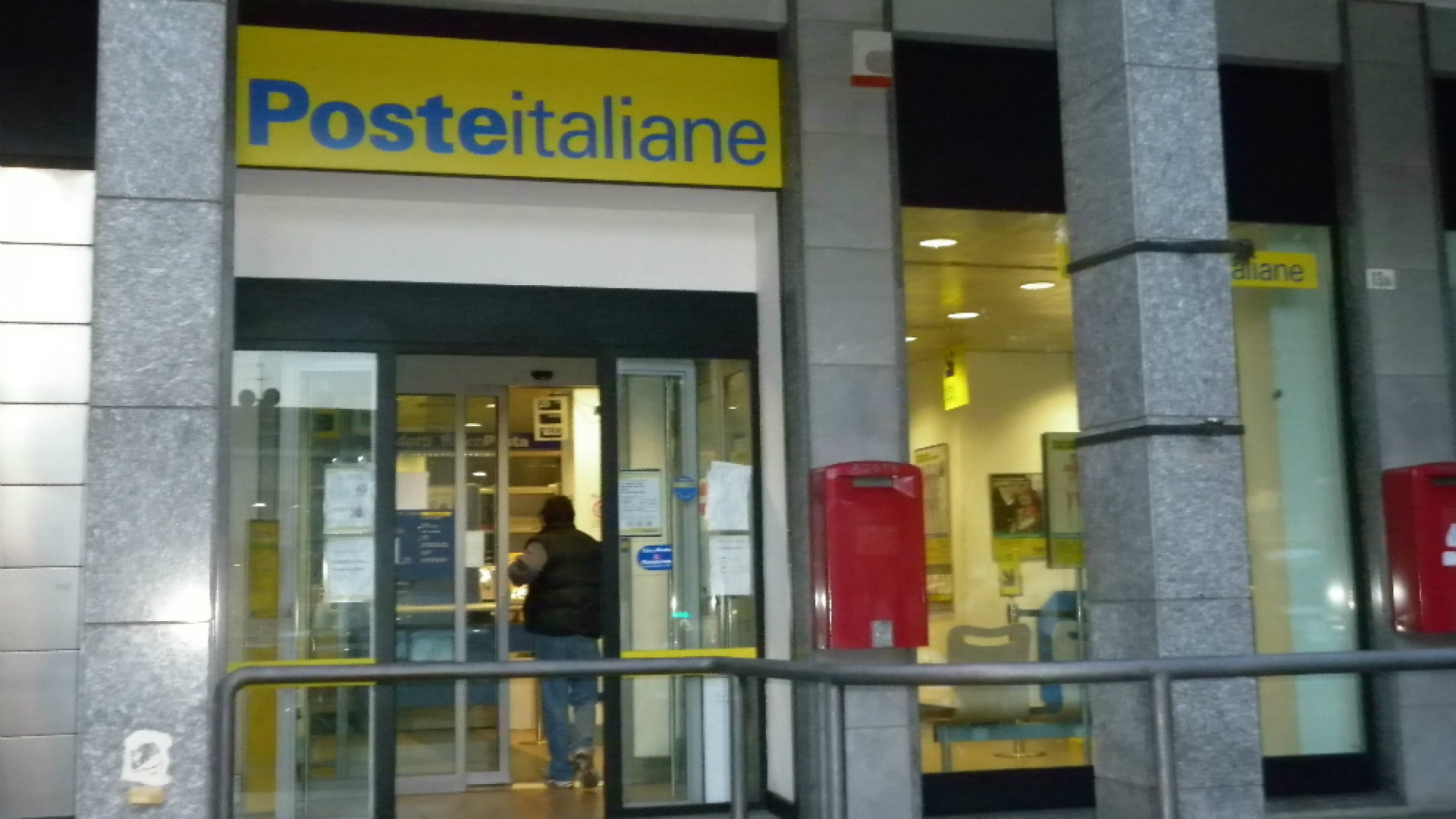 Immagine di L’estate calda delle Poste