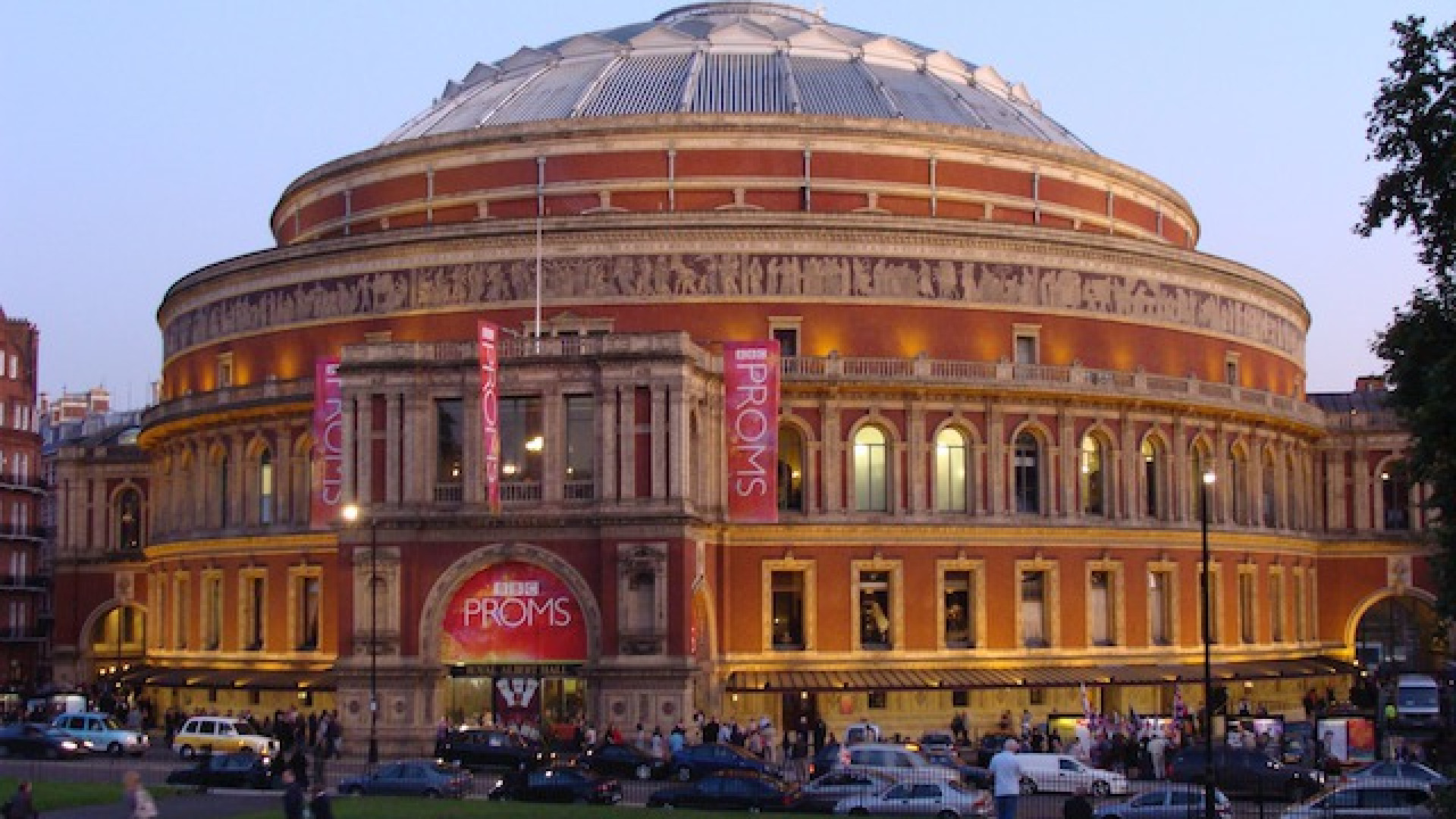 Immagine di Royal Albert Hall, monumento agli archi cremonesi