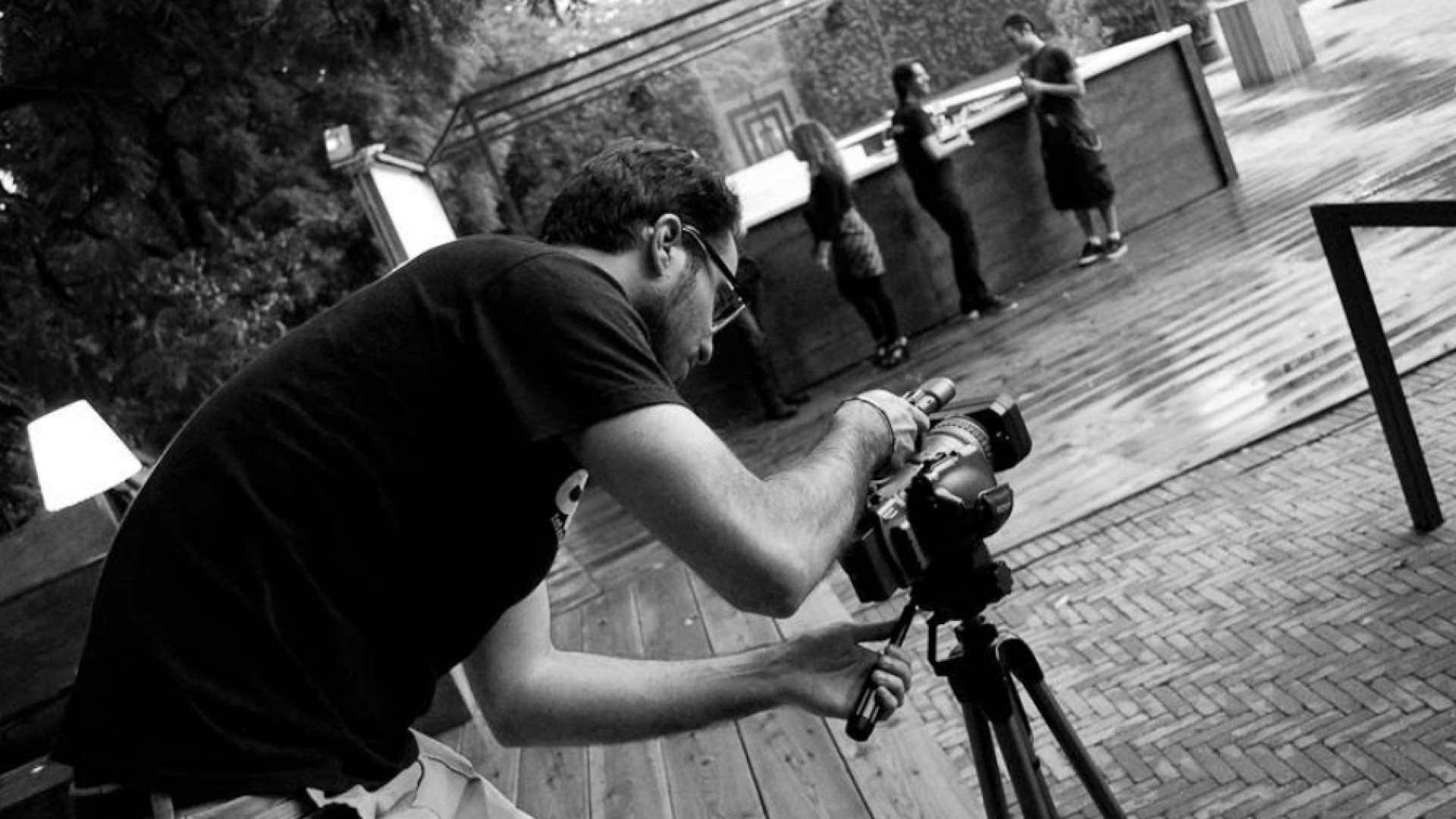 Immagine di Gabriele Pavesi lancia "Il lavoro rende liberi" Creatività e crowdfounding per il cinema in città La sfida di Gagio Film: «Un sogno condiviso»