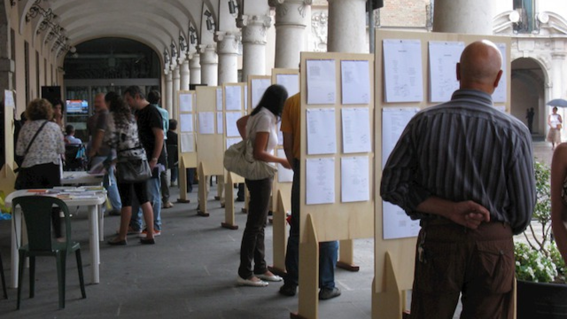 Immagine di Vent’anni di strappi, poesia da asporto