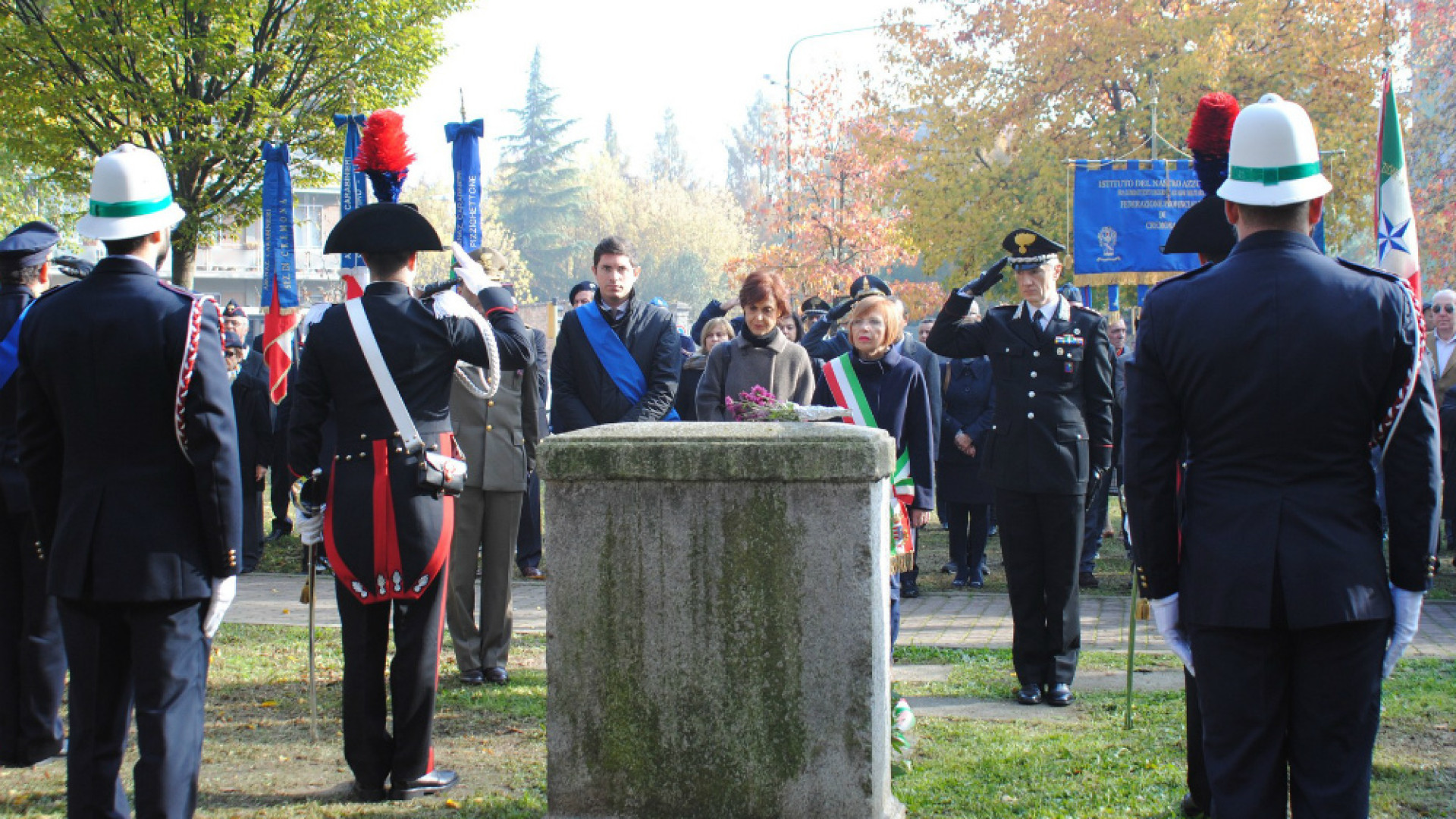 Immagine di Commemorata al parco Caduti di Nassiriya la "Giornata nazionale della memoria per i caduti civili e militari nelle missioni di pace"