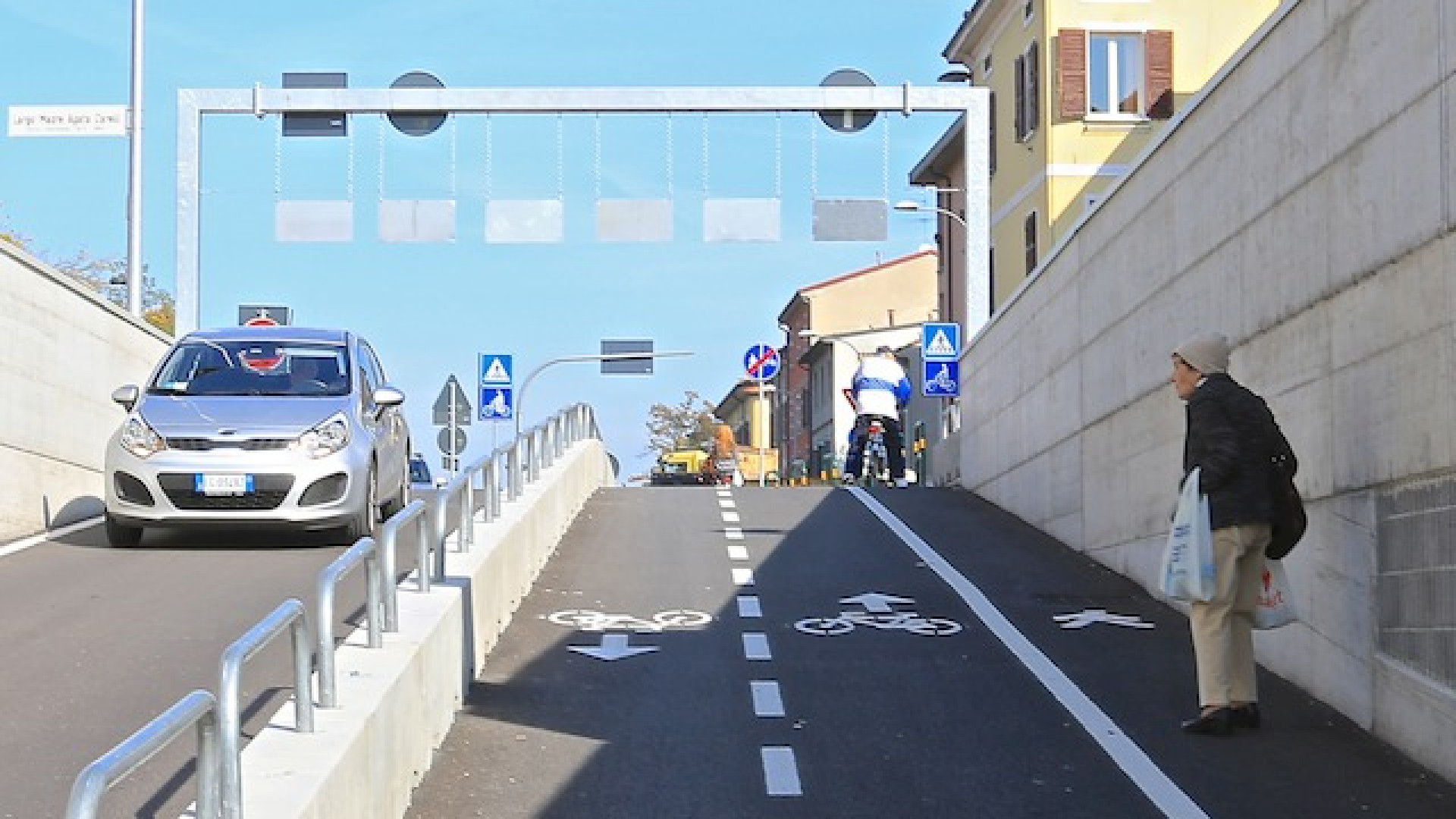 Immagine di Quei contributi ridotti con i costi lievitati, sottopasso in Consiglio