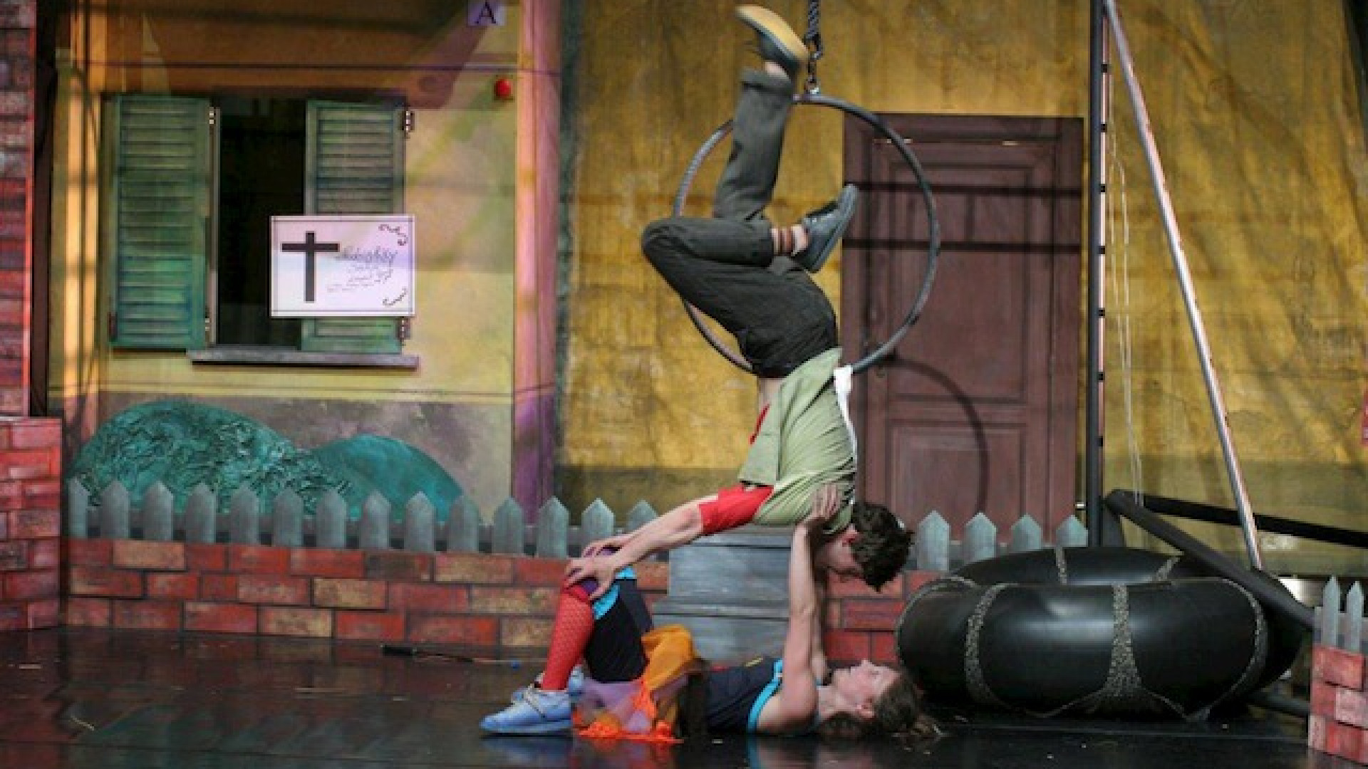 Immagine di Circhi volanti, favole e acrobazi