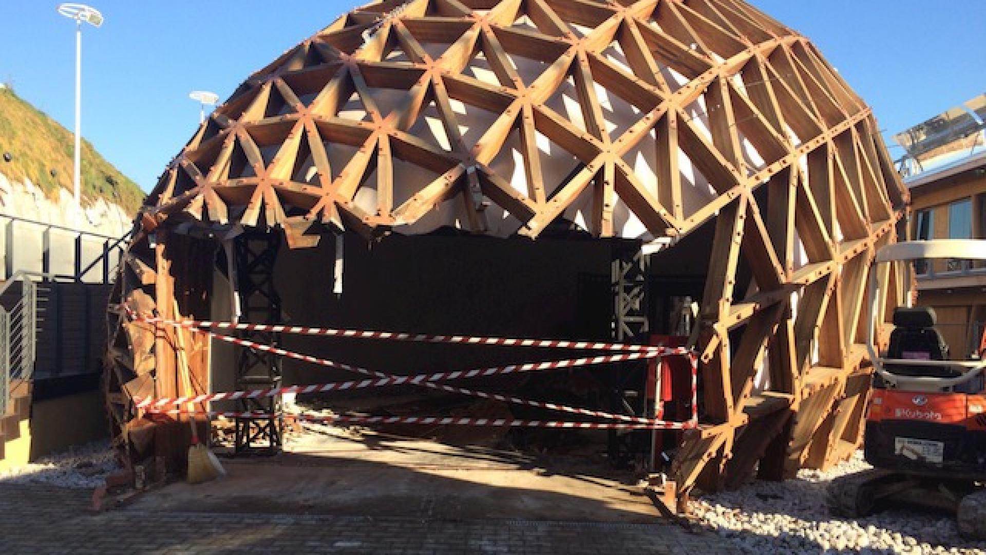 Immagine di Expo dimenticata, ruspe sui padiglioni