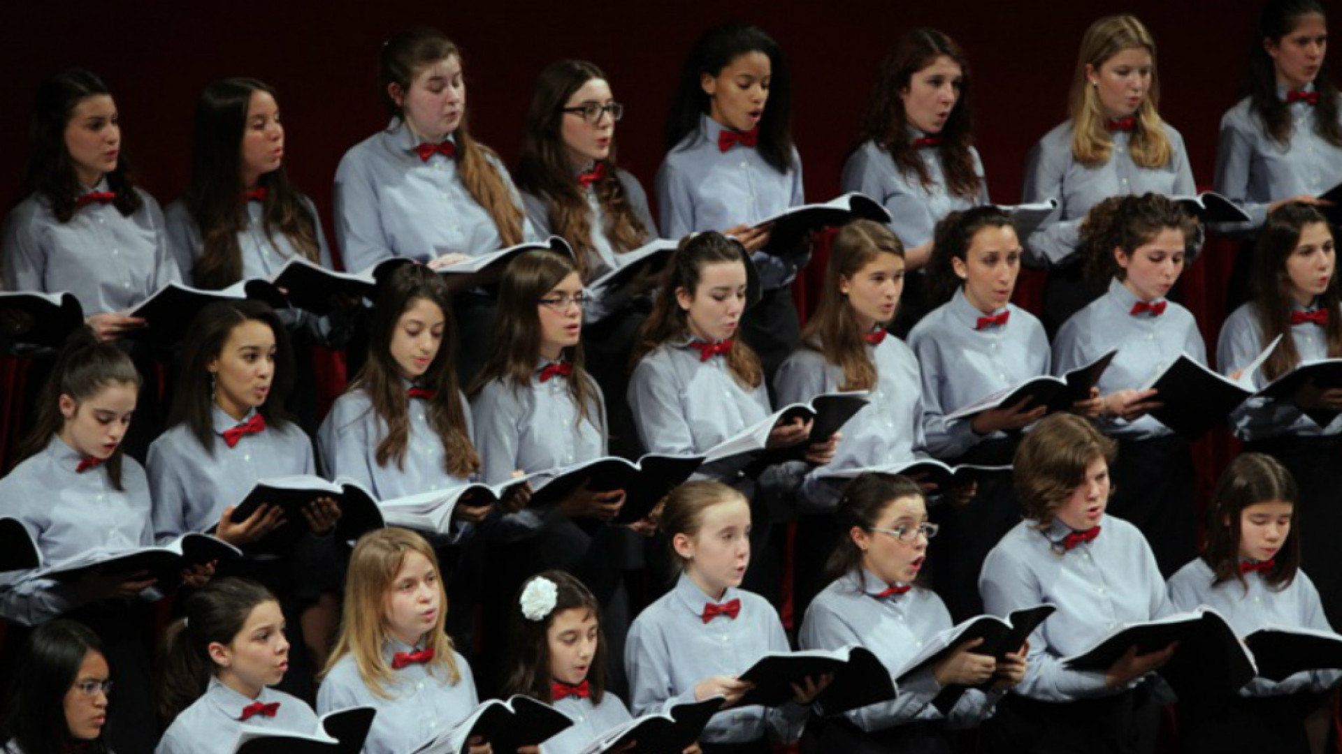Immagine di Il coro di voci bianche del Teatro La Scala canta per i vescovi