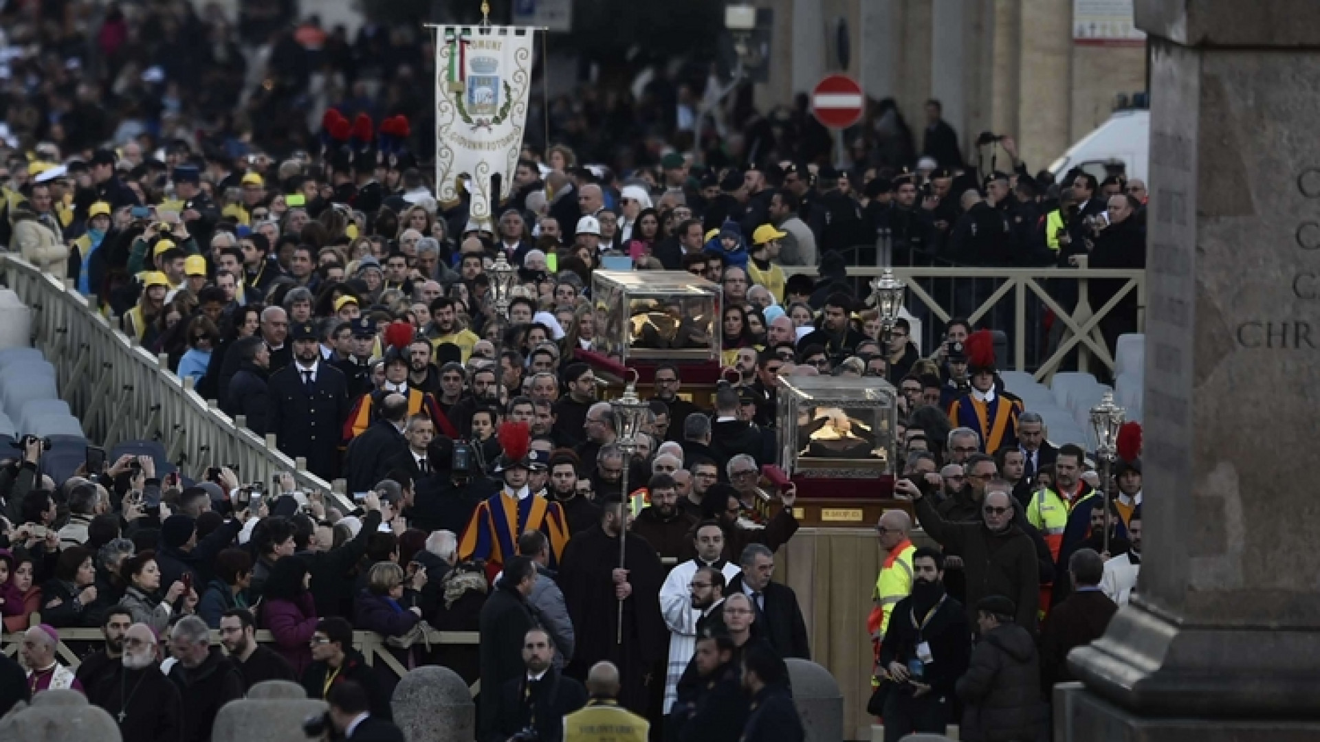 Immagine di In san Pietro i santi del perdono: padre Pio e Mandic