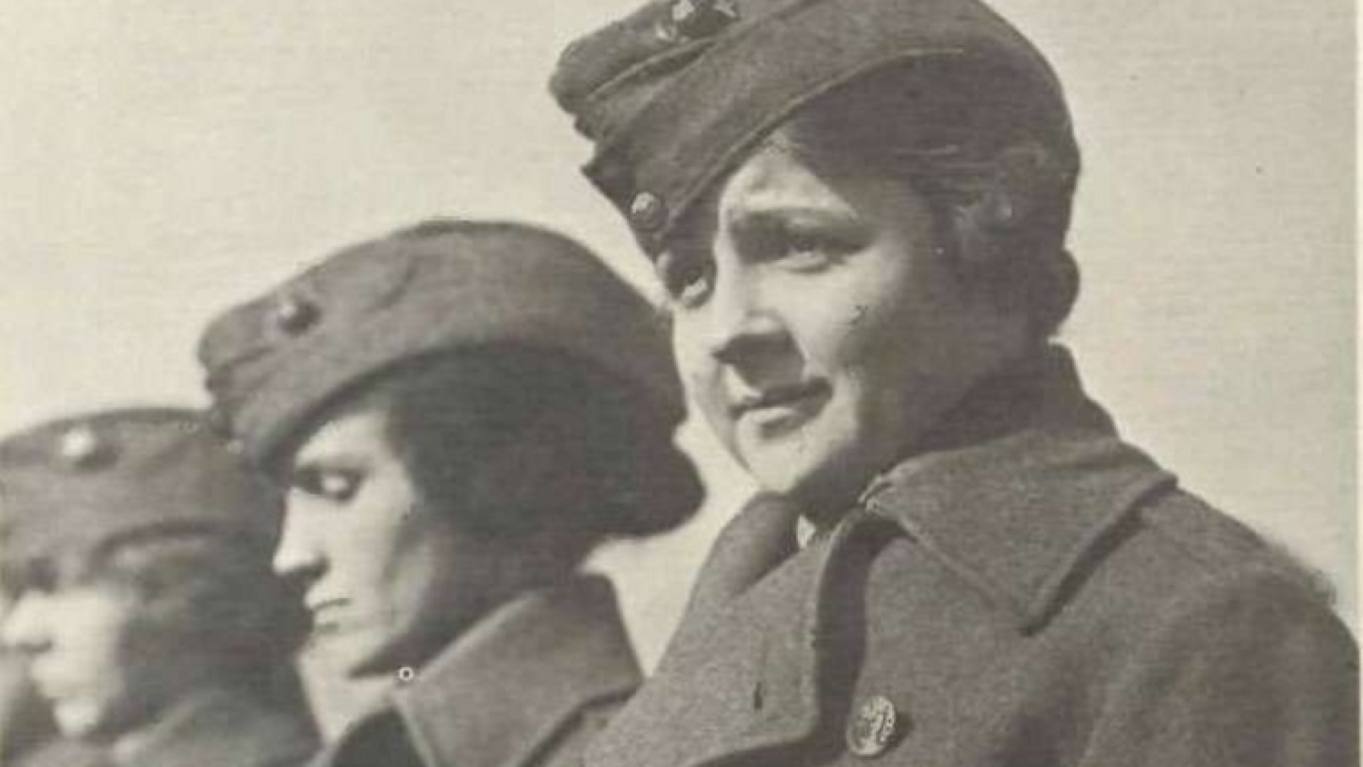 Immagine di Marines in rosa, un secolo in divisa