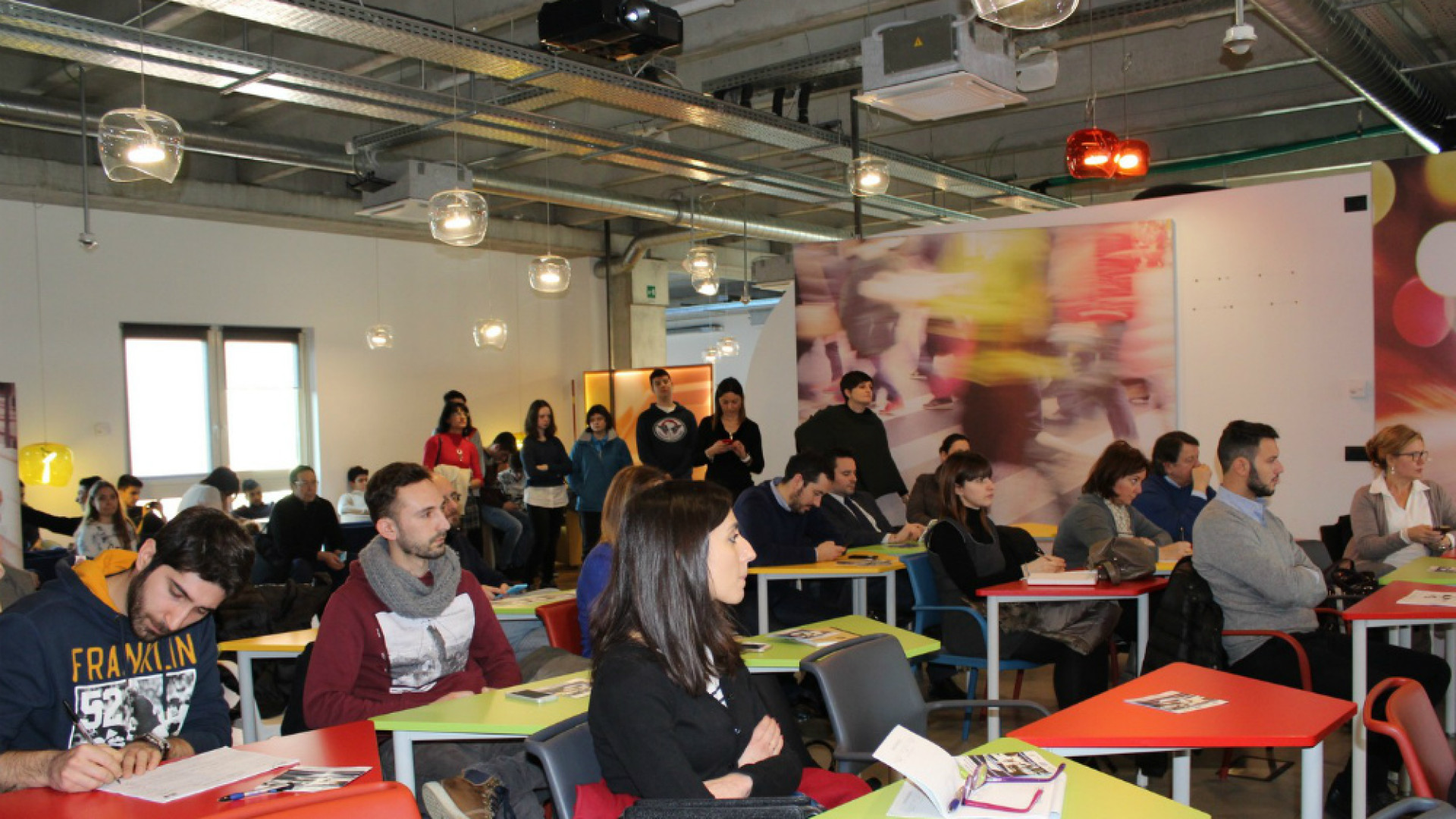 Immagine di Coworking Diffusi e Talent Card: due progetti innovativi  per favorire l’imprenditorialità giovanile