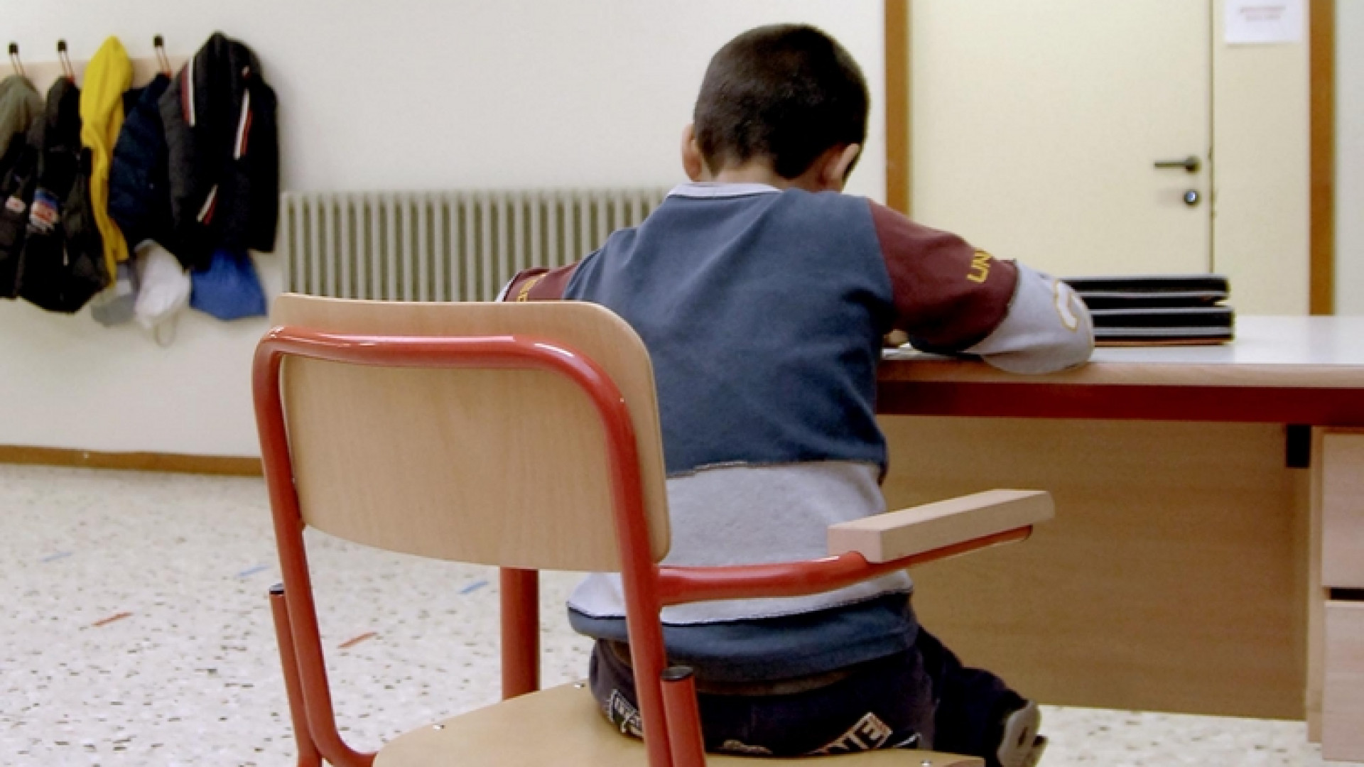 Immagine di Se la scuola isola il bambino autistico