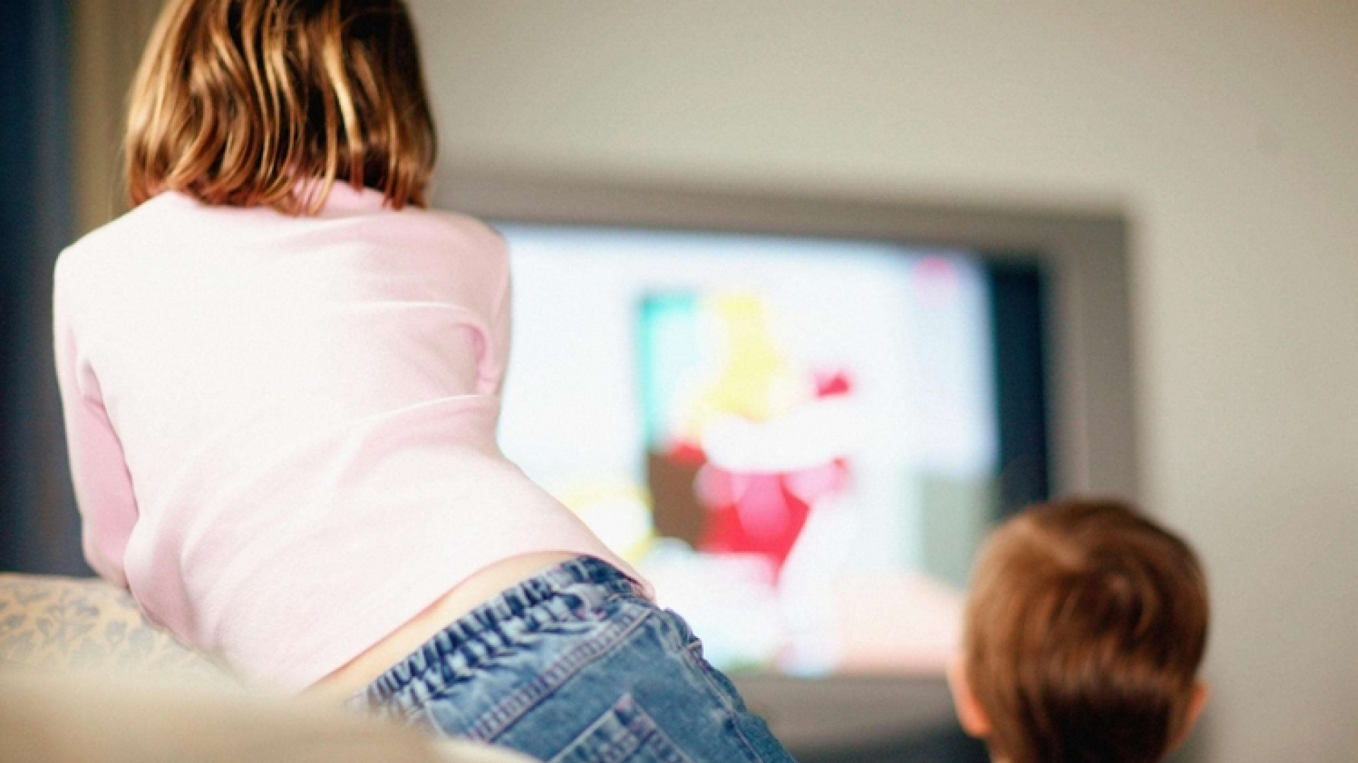 Immagine di Rai: «Violenza in fascia protetta». Pronto esposto