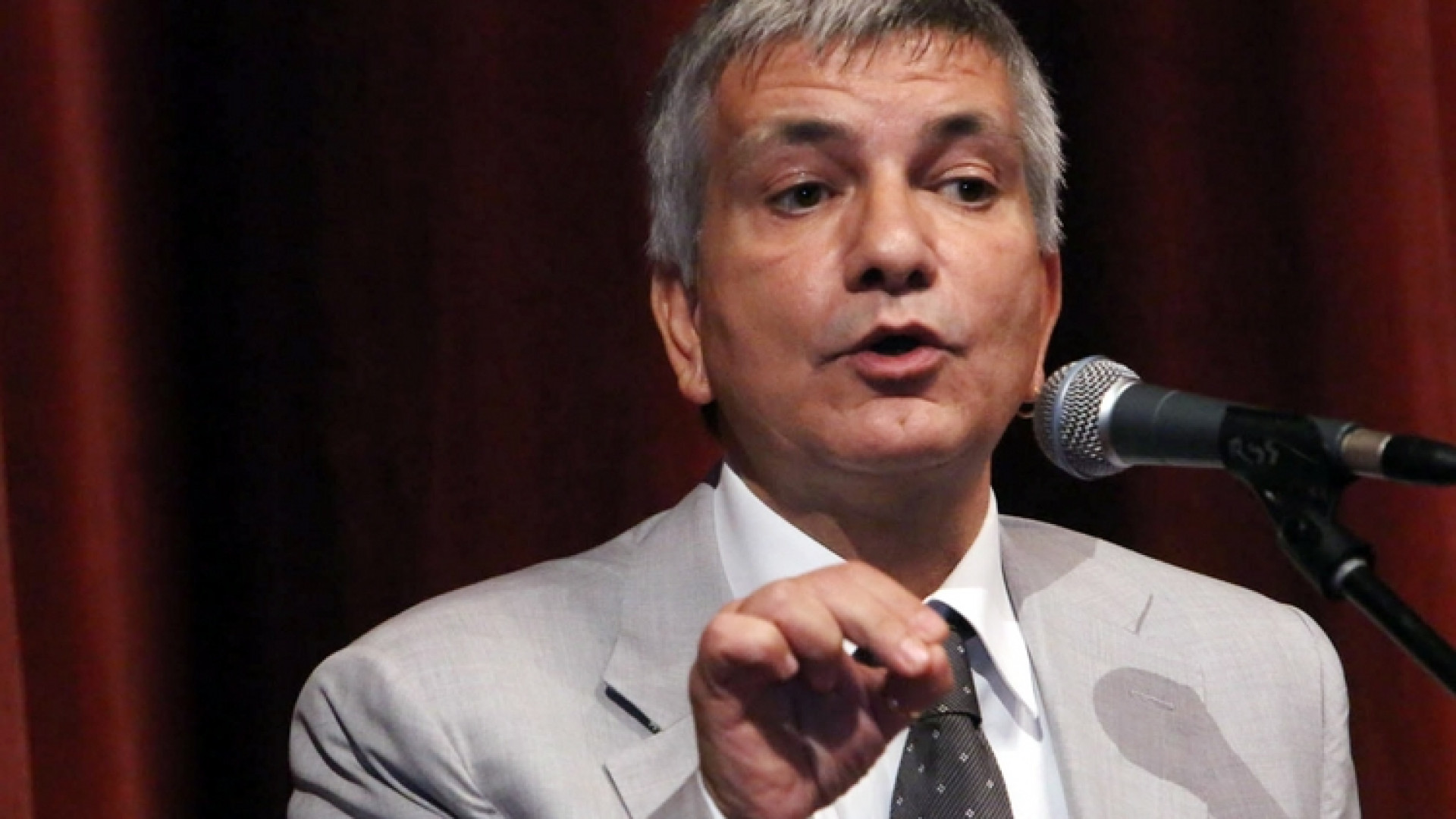 Immagine di Vendola, la nascita di Tobia è un caso politico