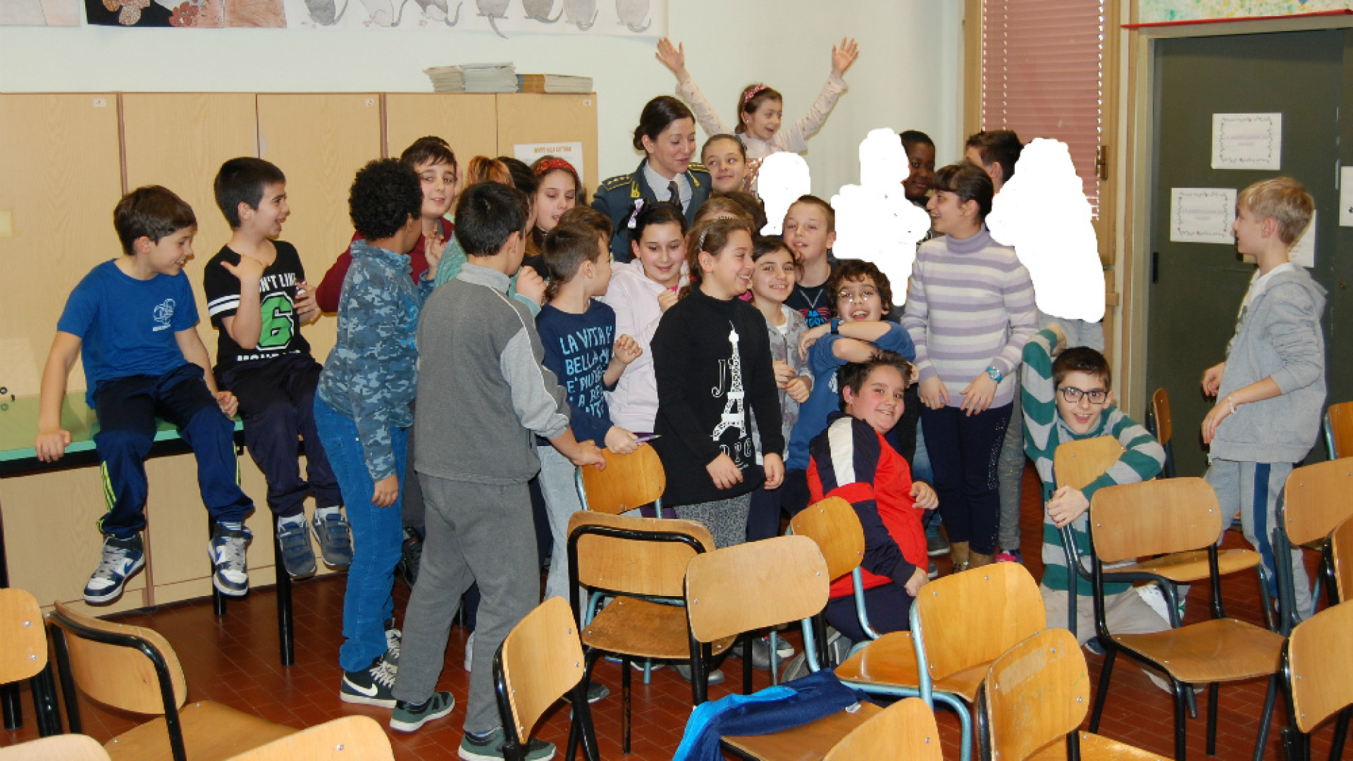 Immagine di A scuola con la Guardia di Finanza