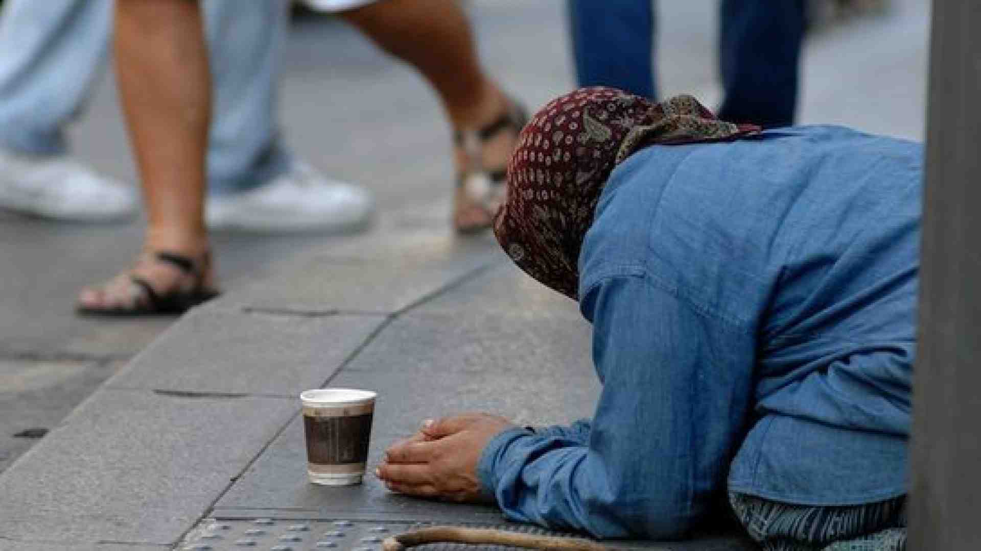 Immagine di Cerea: un volantino contro l'accattonaggio