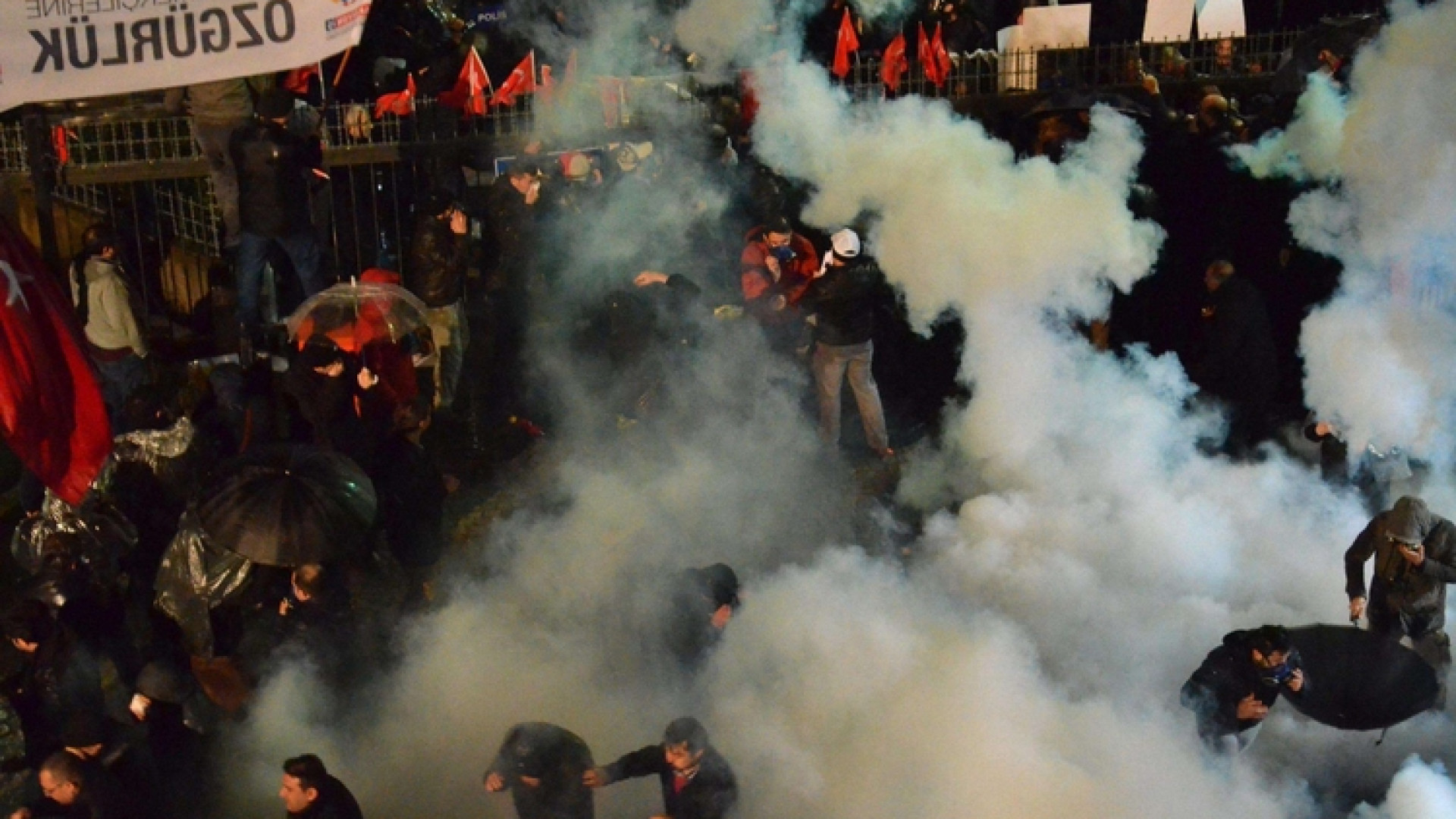 Immagine di Turchia, stop al giornale d'opposizione: scontri