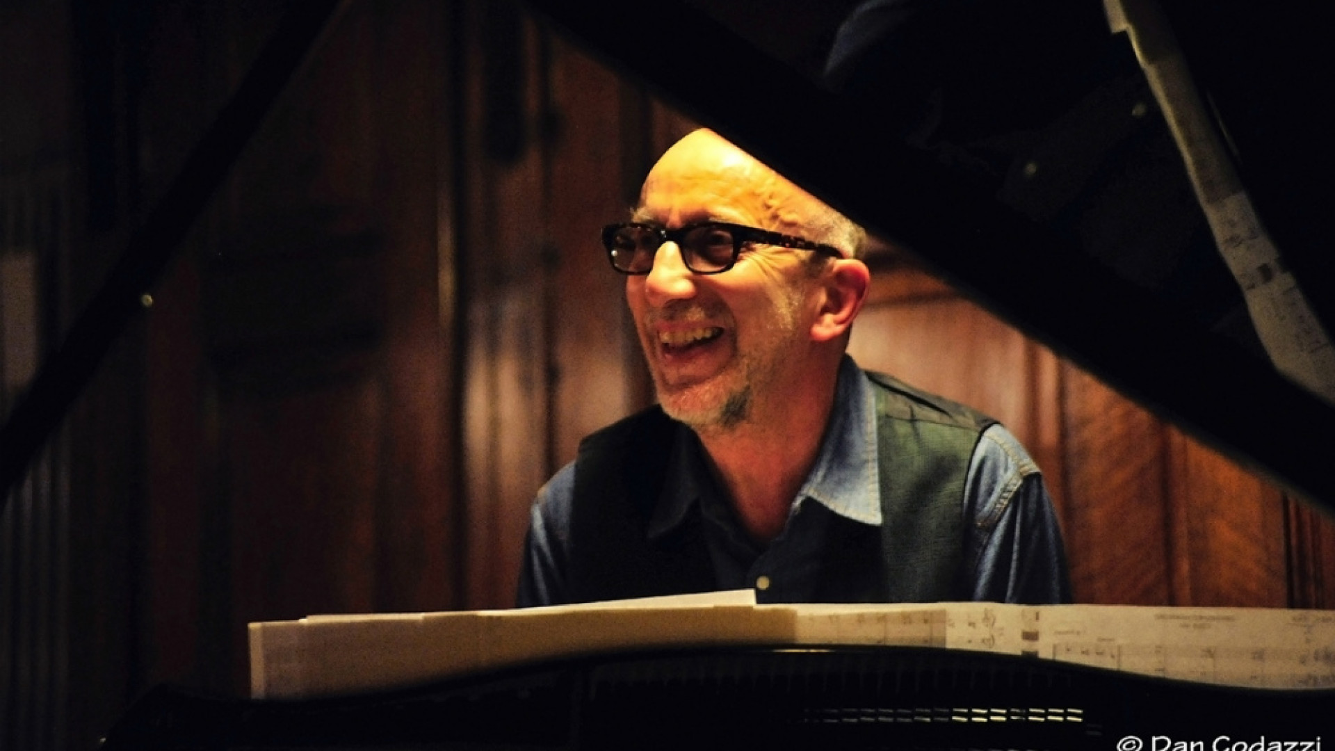 Immagine di Giancarlo Tossani “molesta” Miles tra ironia e virtuosismi elettrici Serata di grande jazz da Quinto