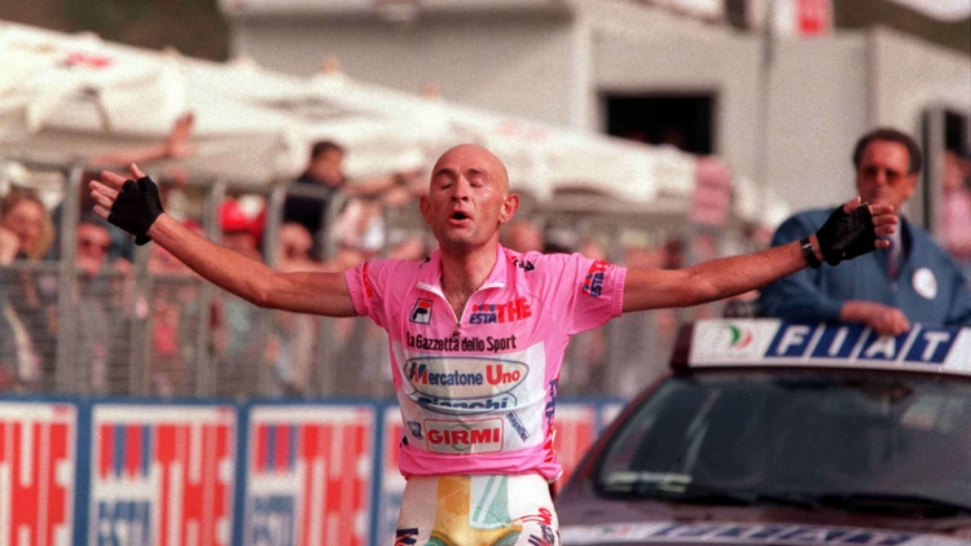 Immagine di Marco Pantani colpito dalla camorra. Quando a fare paura sono i colletti bianchi