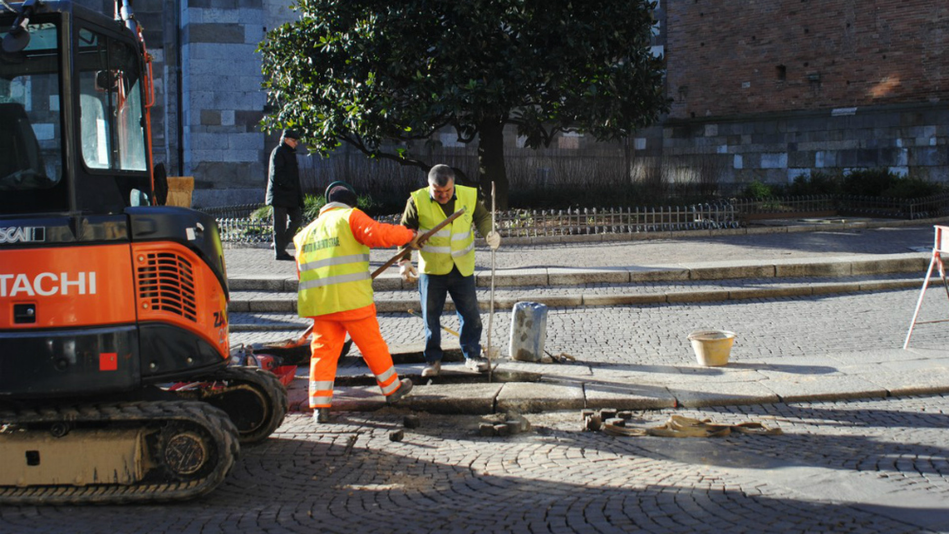 Immagine di Riparazione buche e pavimentazioni di pregio in città