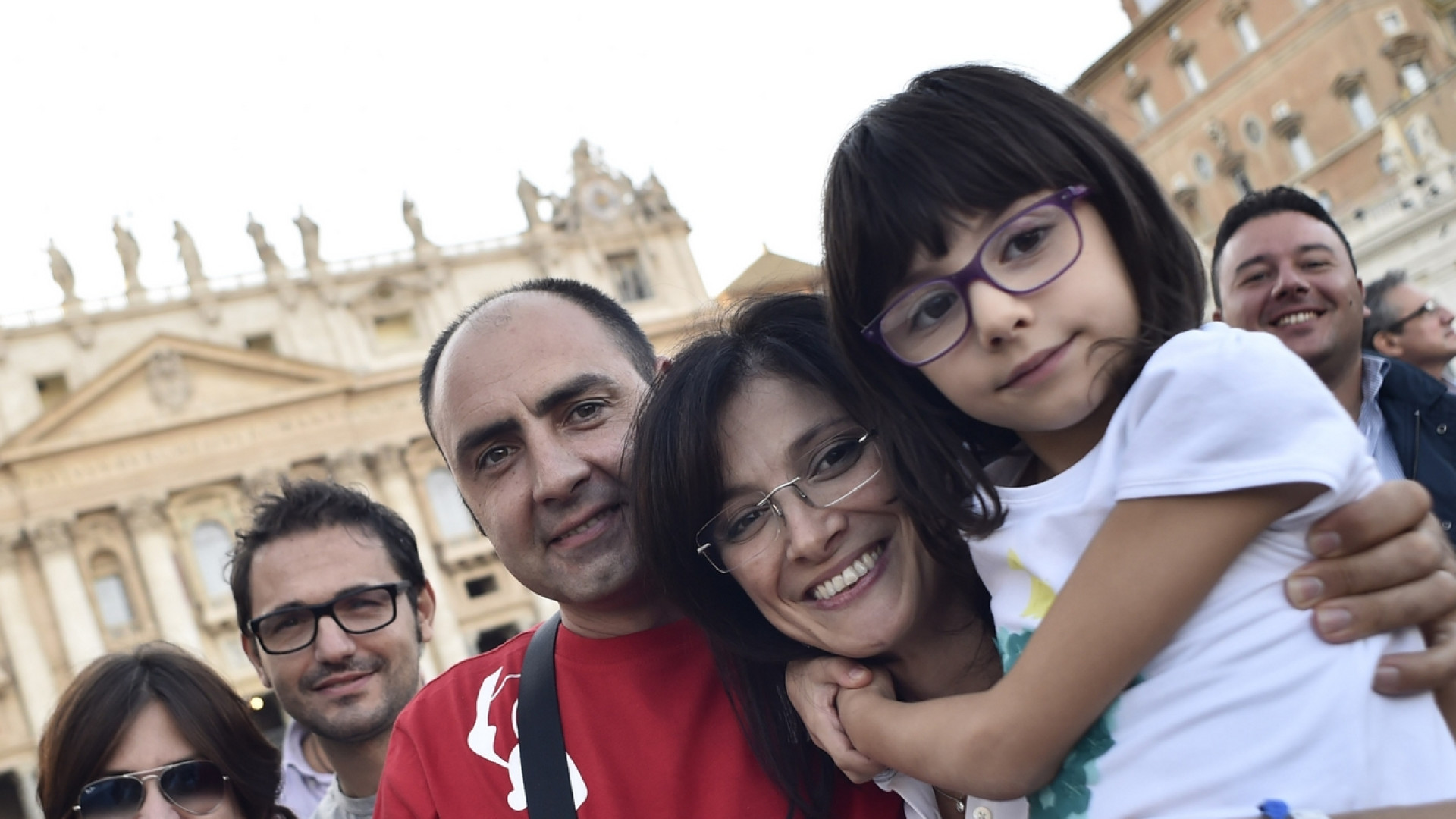 Immagine di Coppie e famiglie, l'Esortazione del Papa «Non condannare, ma integrare tutti»