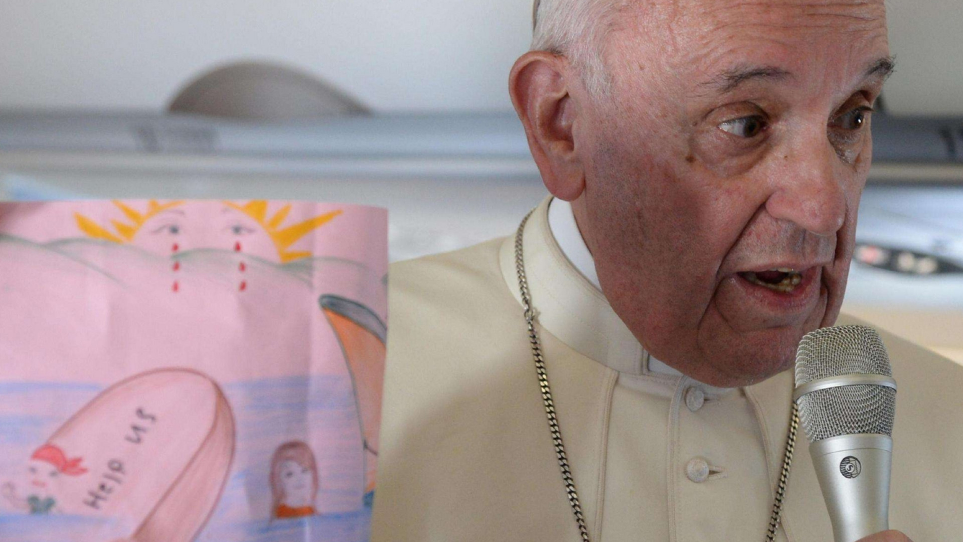 Immagine di Papa Francesco a Lesbo / Il ritorno «Chiudere le frontiere non risolve niente»