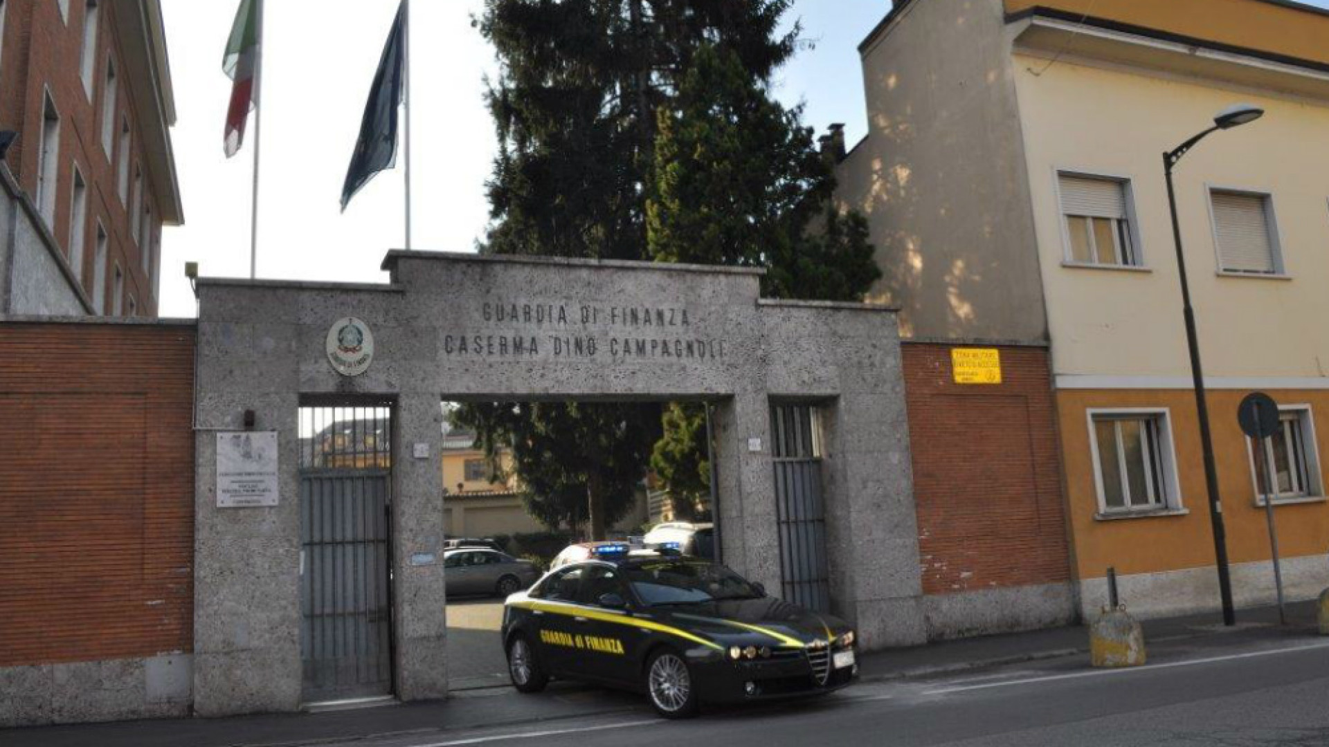 Immagine di Visita del comandante regionale Lombardia della Guardia di Finanza, generale di divisione Giuseppe Zafarana alla sede di Cremona
