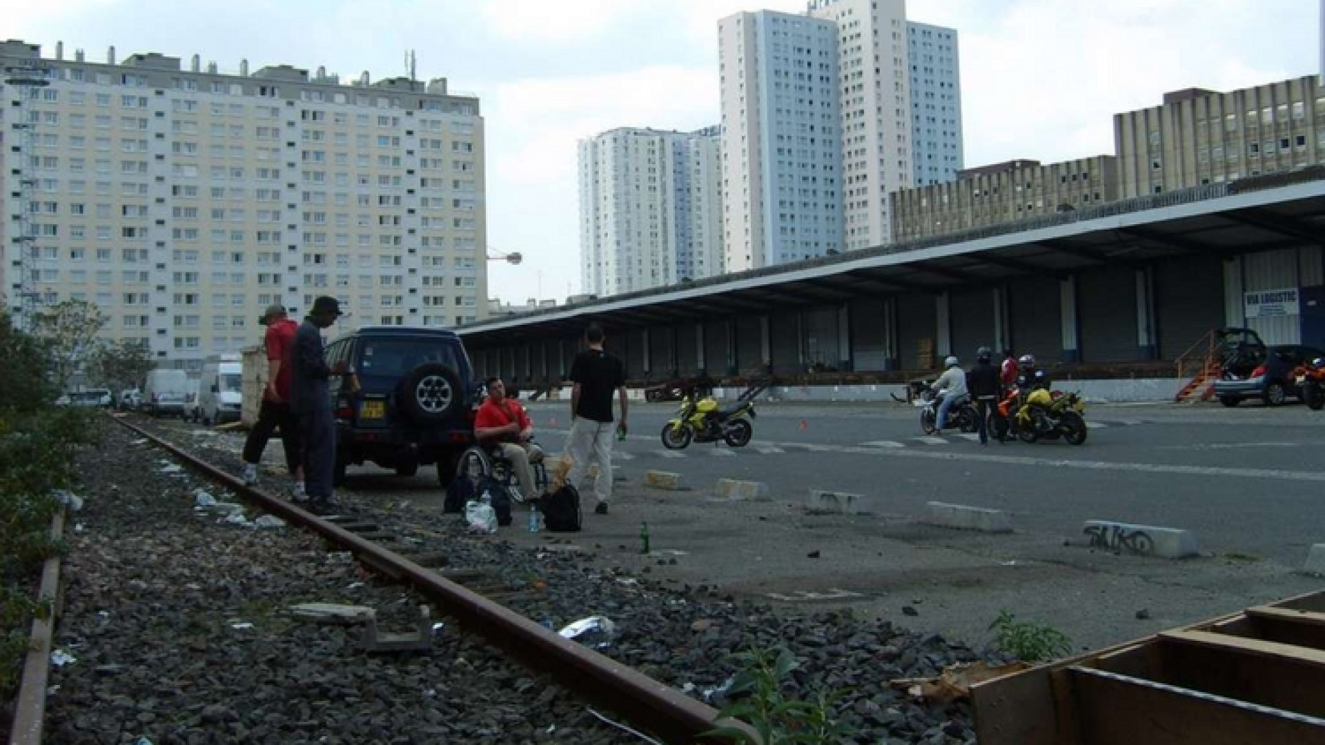 Immagine di Viaggio nelle tensioni sociali che agitano Parigi