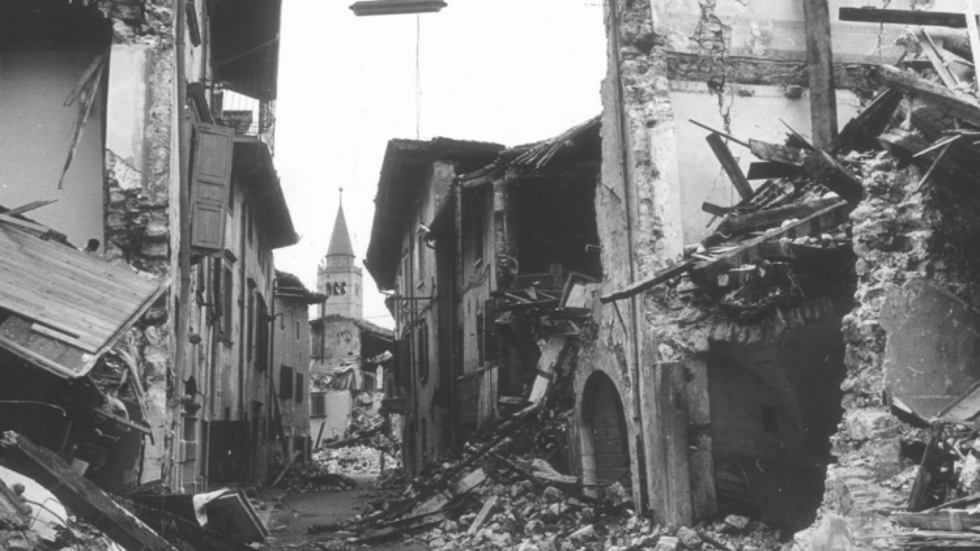 Immagine di Terremoto in Friuli: prima fabbriche, poi case