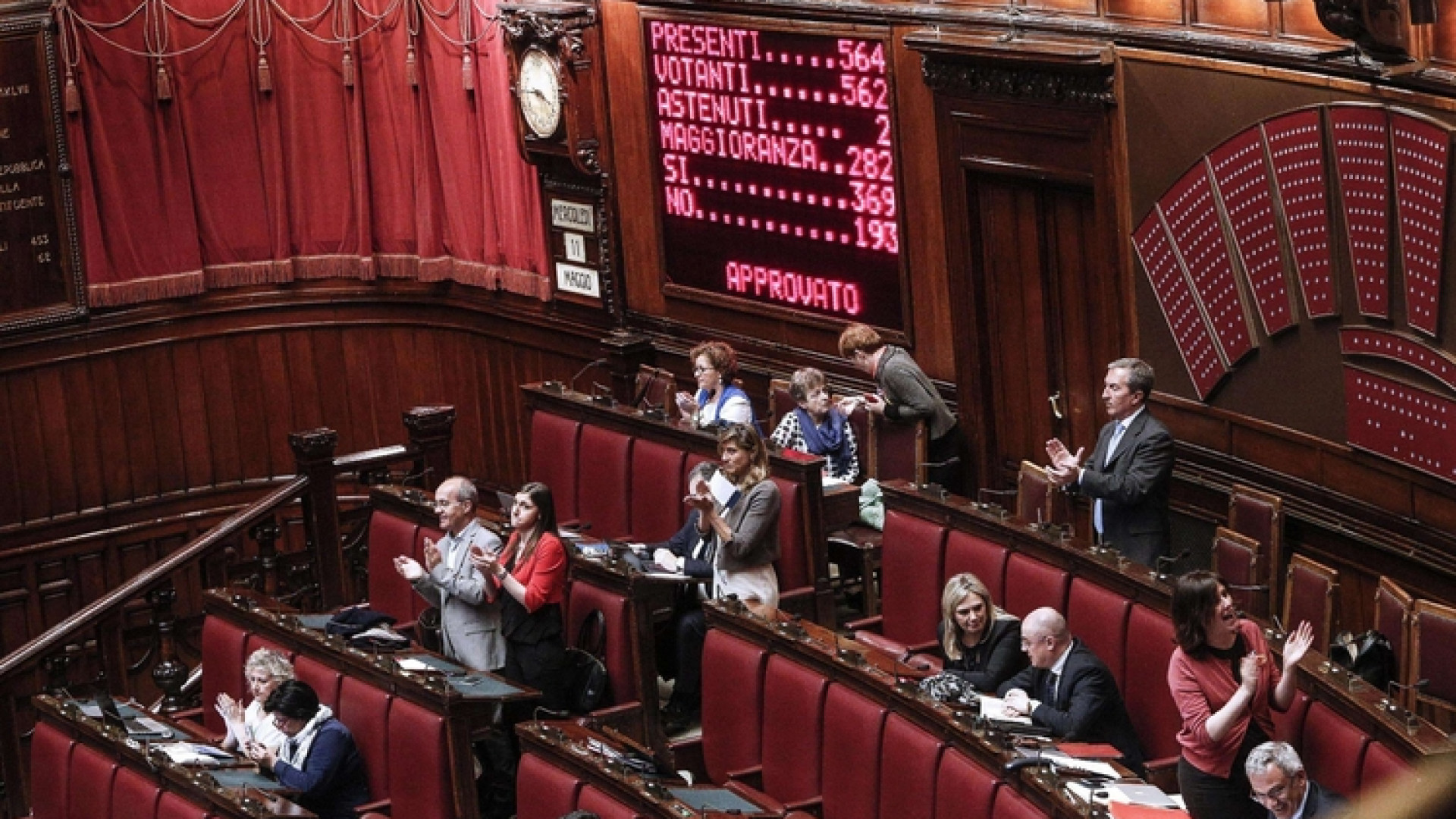 Immagine di Unioni civili, il centrodestra vuole il referendum