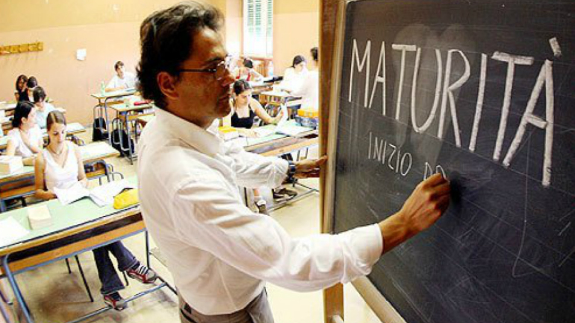 Immagine di Totoesame: tra Umberto Eco, Einstein e Isis, le previsioni degli studenti per la Maturità 2016