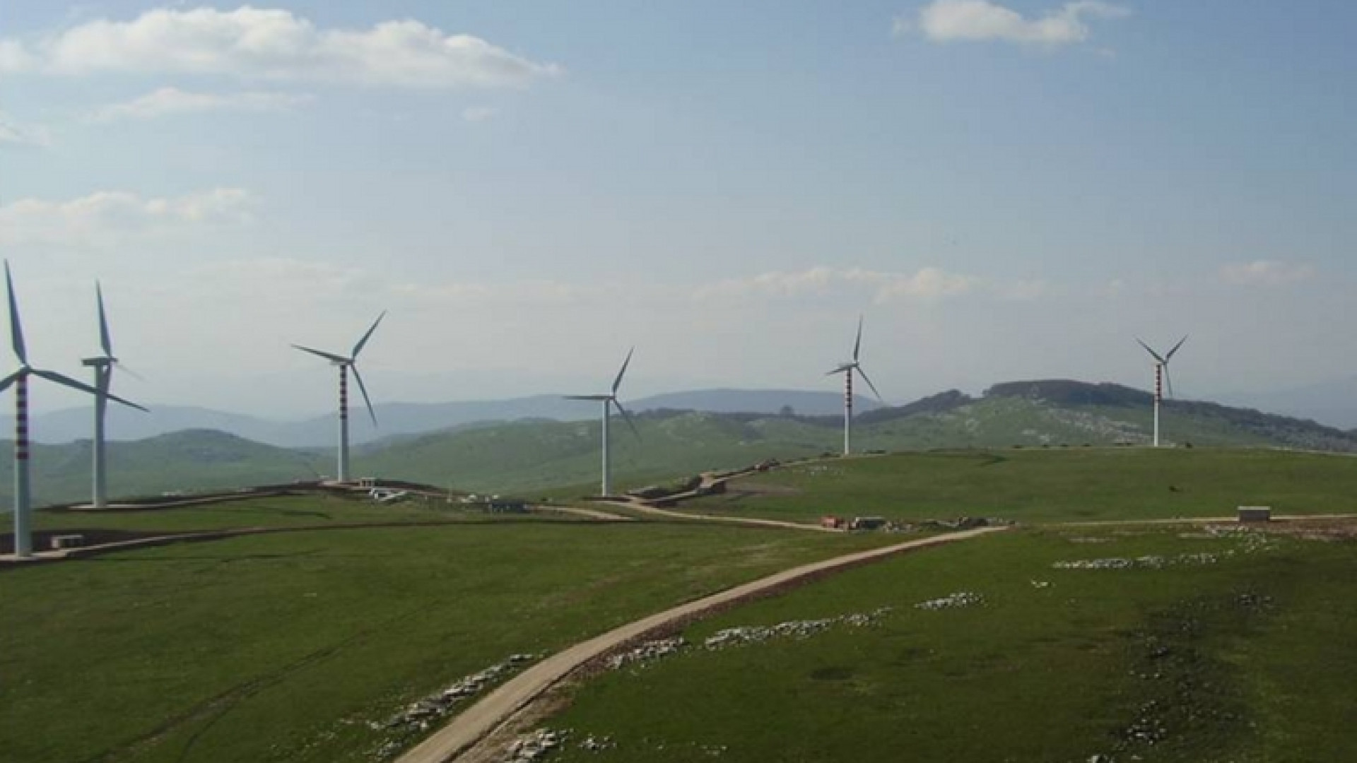 Immagine di Energie rinnovabili in Italia: a pochi watt dalla svolta verde