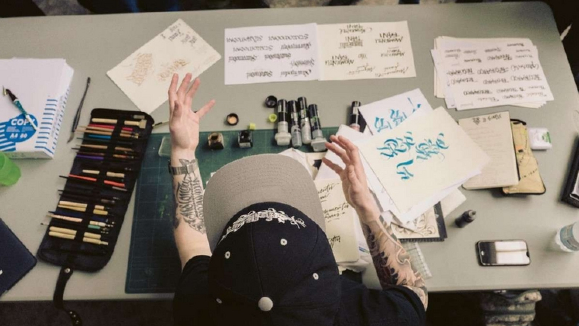 Immagine di Calligrafia: il pennino corre sul web