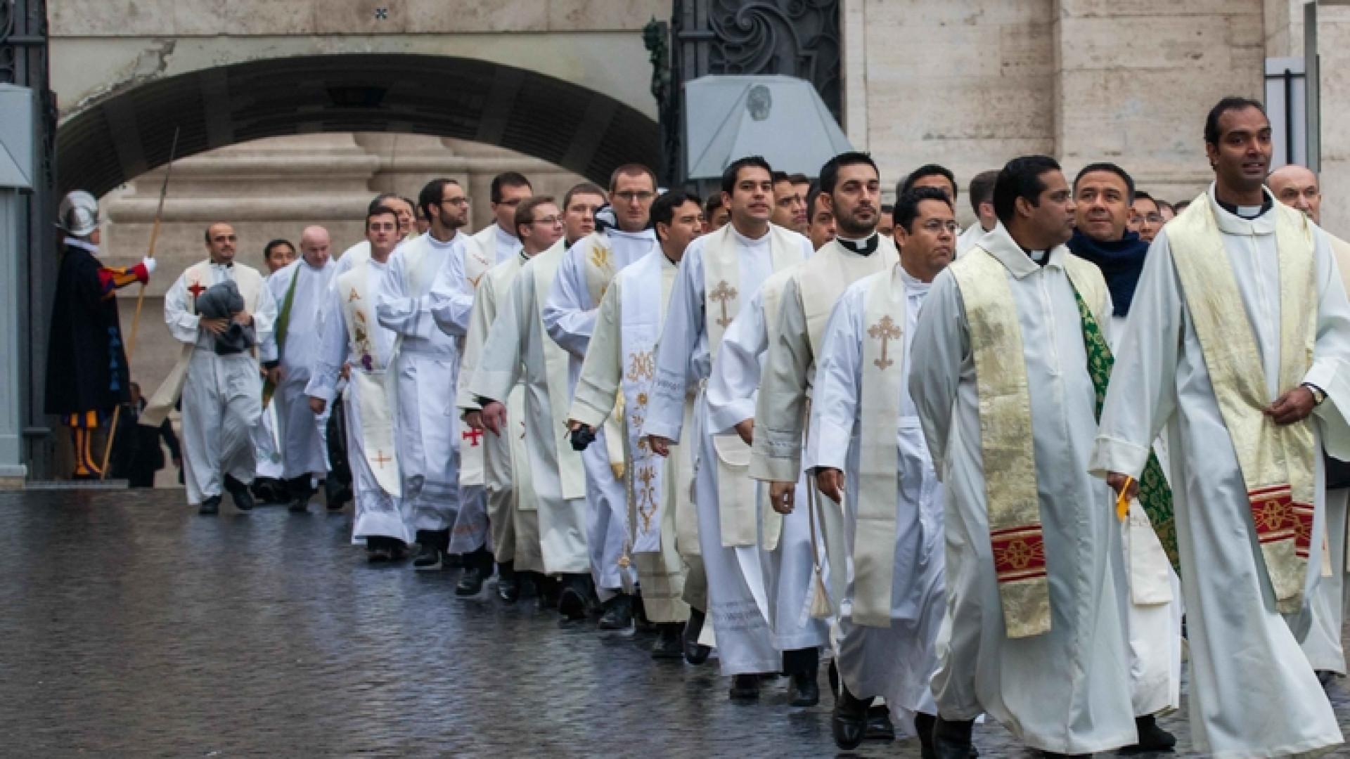 Immagine di Giubileo, i sacerdoti col Papa da tutto il mondo