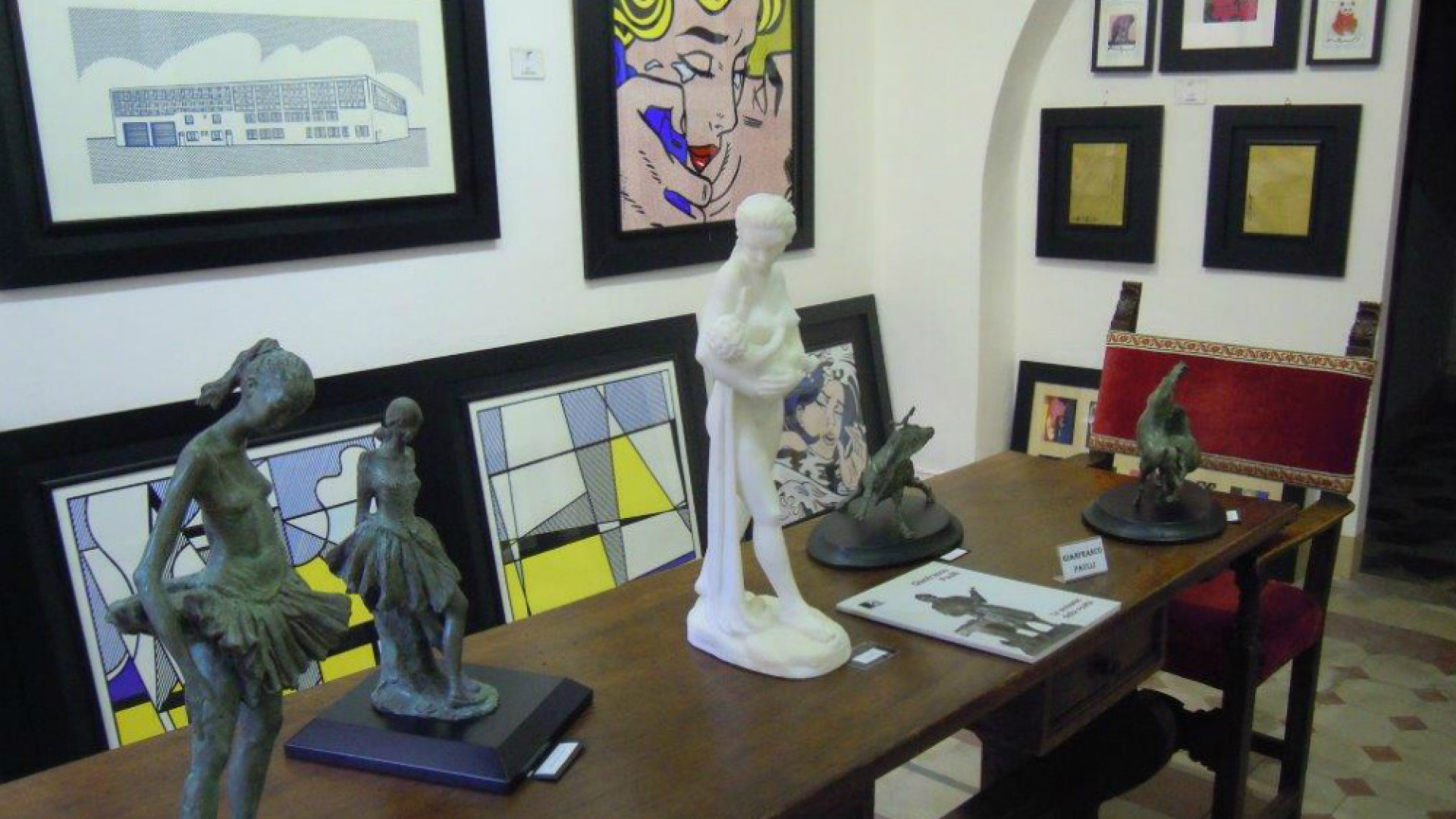 Immagine di Paulli, il classico e Warhol