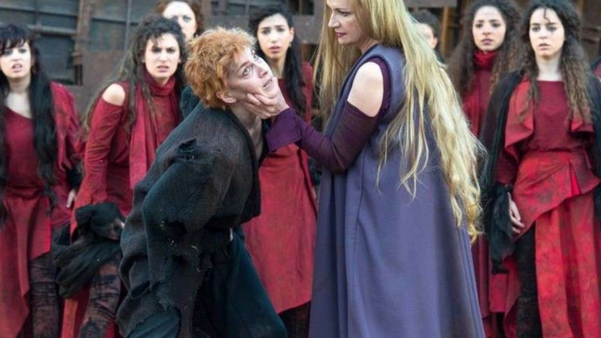 Immagine di Elettra, la tragedia greca è donna