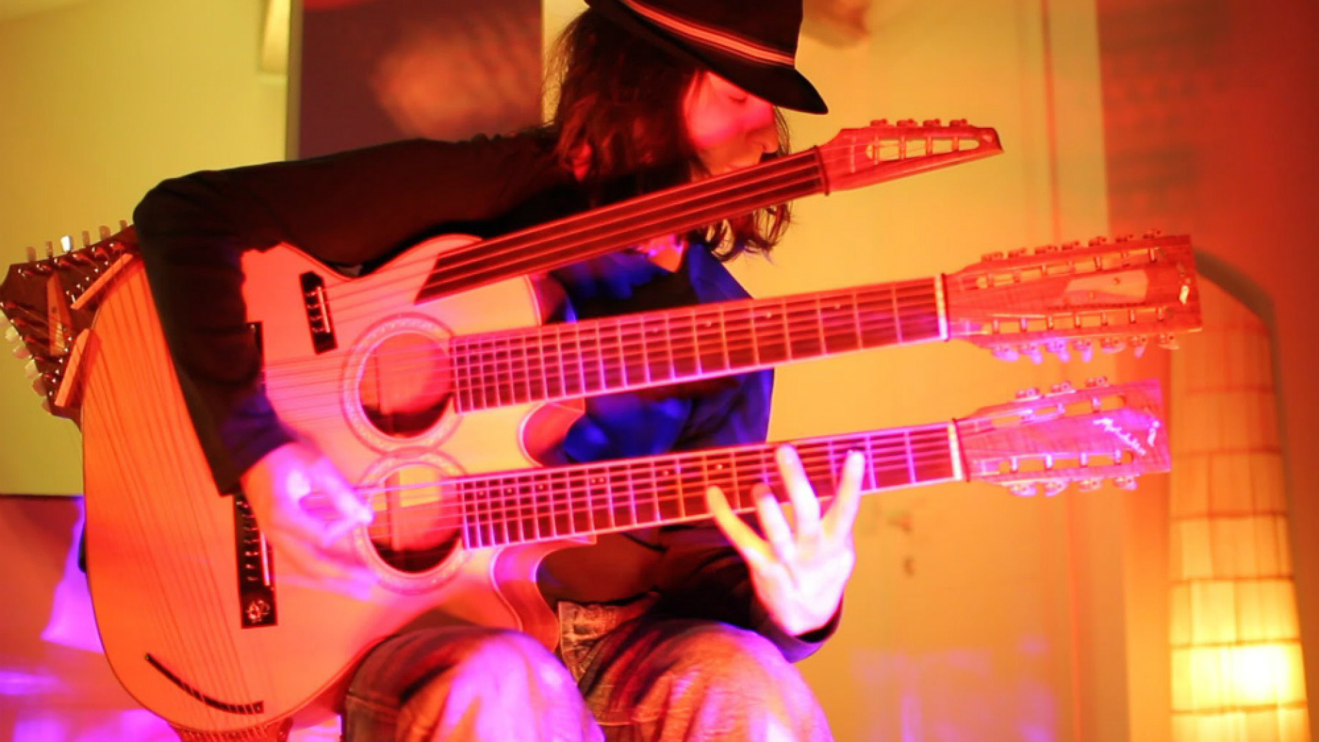 Immagine di La chitarra senza limiti del maestro Michelutti