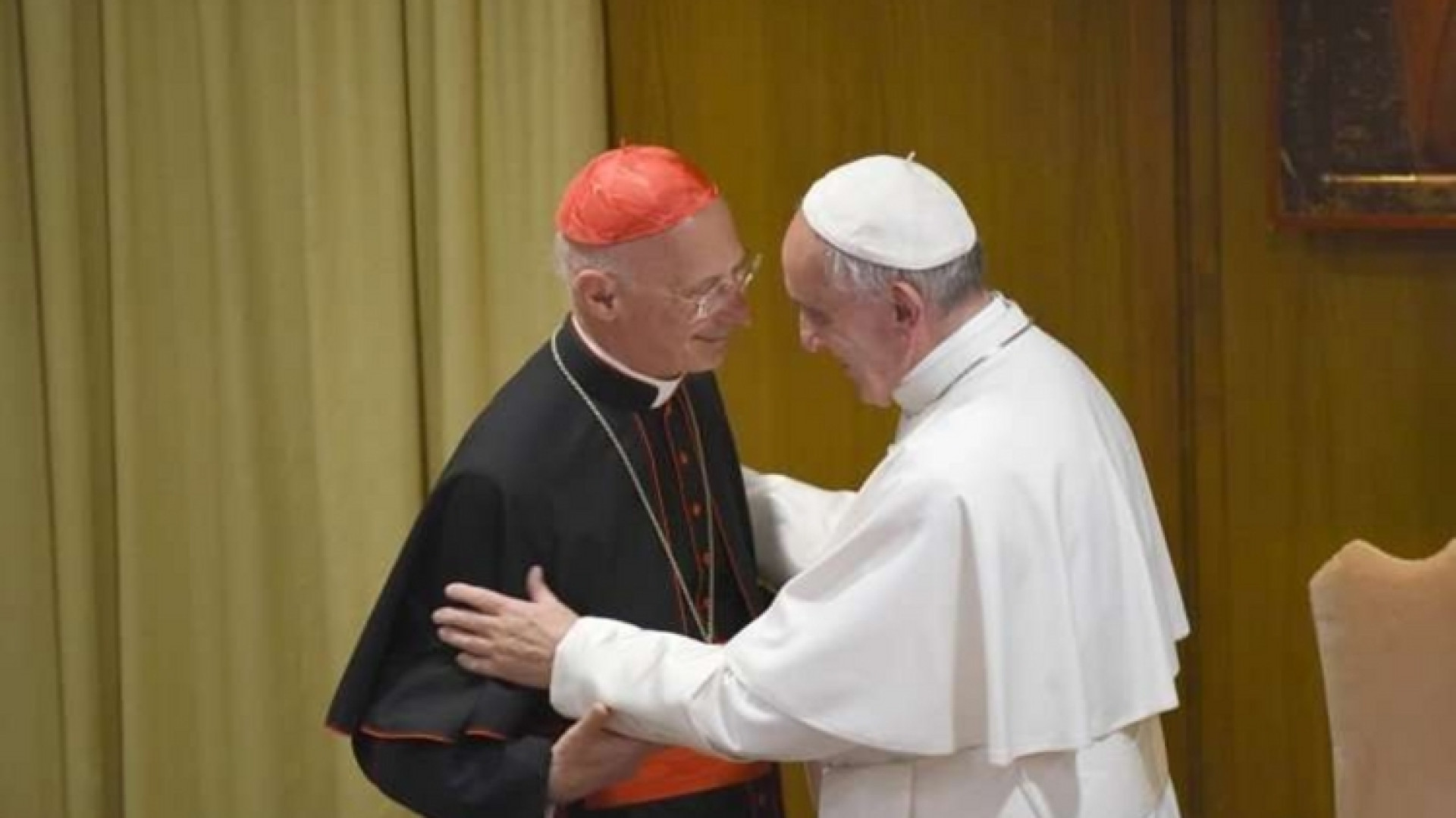 Immagine di Dal Papa lettera a Bagnasco per 50 anni da prete