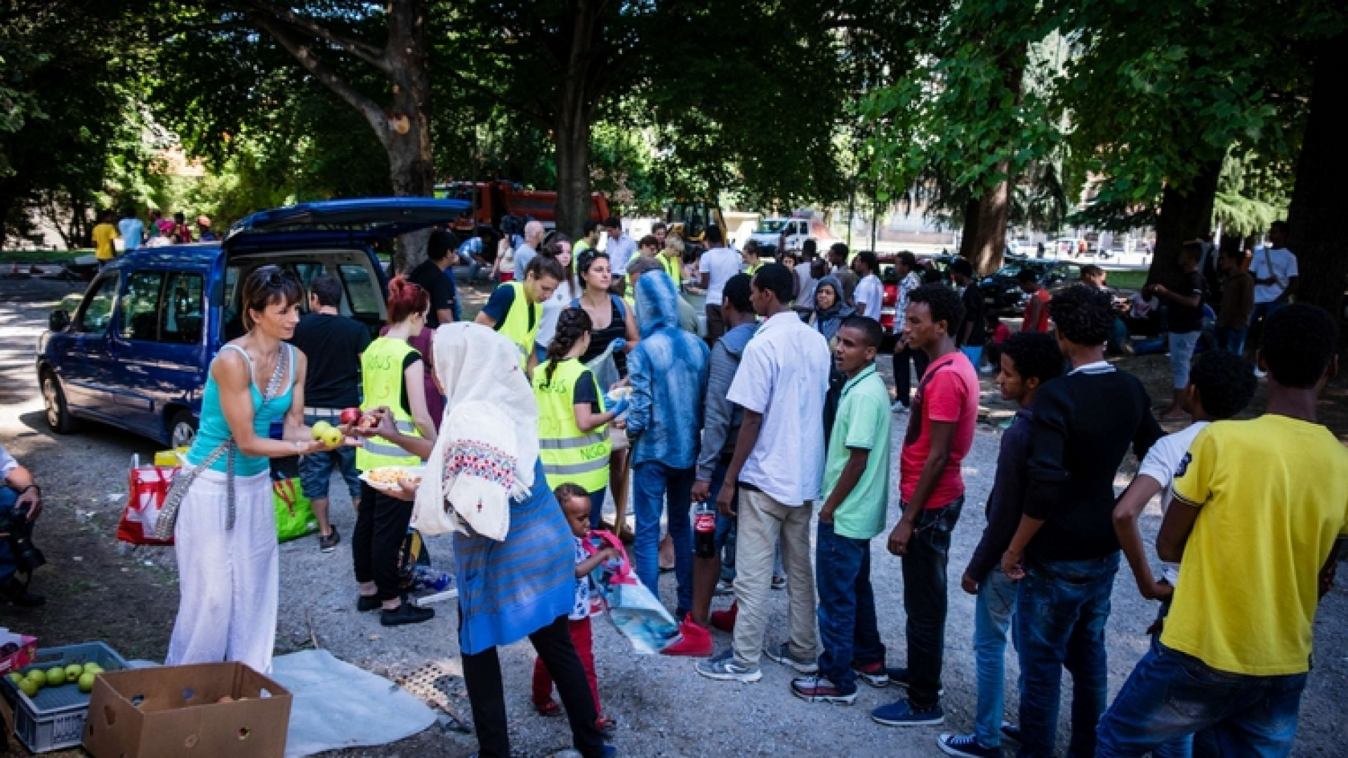 Immagine di Como si mobilita per cinquecento migranti