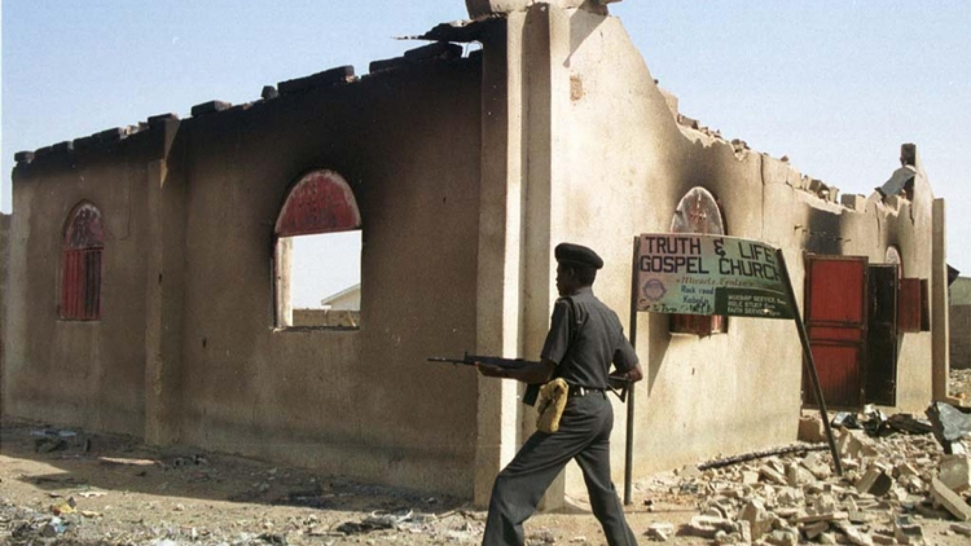 Immagine di Nigeria, caccia al «blasfemo»: 8 morti