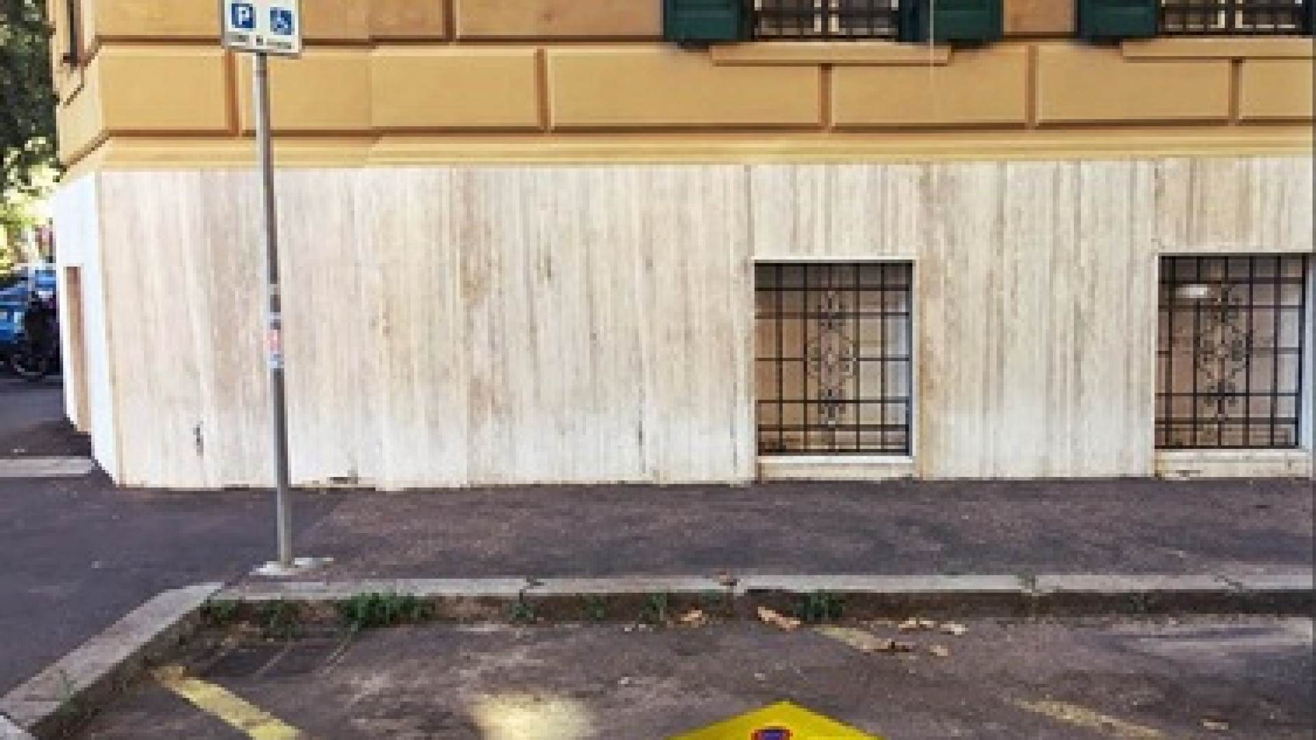 Immagine di Stop ai parcheggi abusivi nei posti per disabili: un allarme vi dissuaderà...