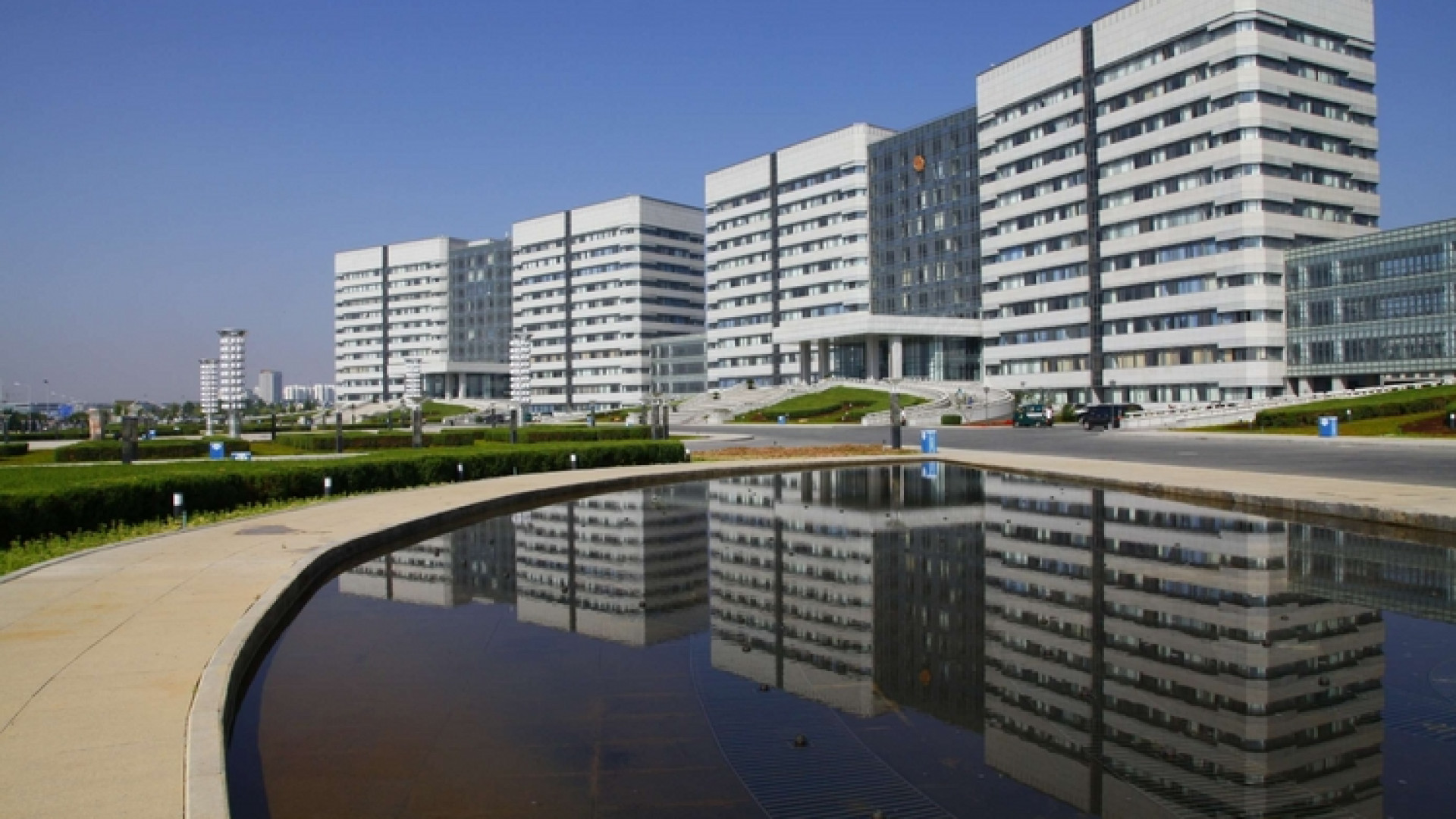 Immagine di Ordos, la città fantasma cinese