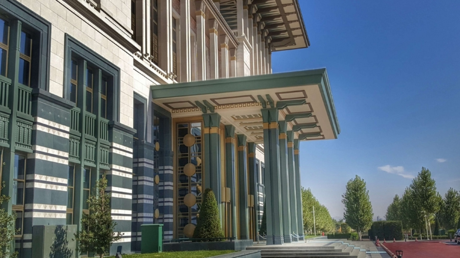 Immagine di In visita al palazzo presidenziale di Ankara. Simbolo del potere di Erdogan e della nuova Turchia